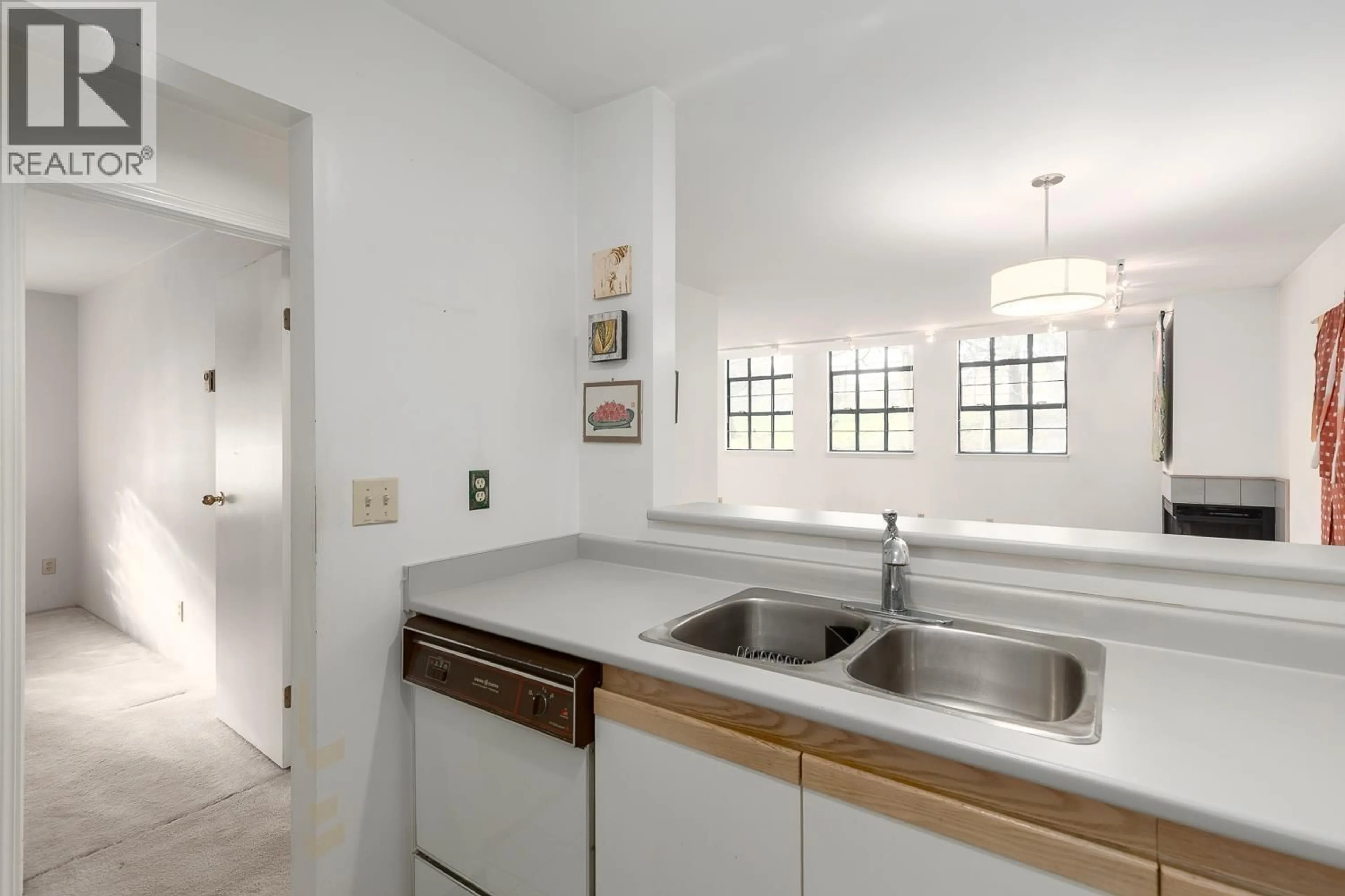 Standard kitchen, unknown for 104 - 700 PENDER STREET, Vancouver British Columbia V6A1V7