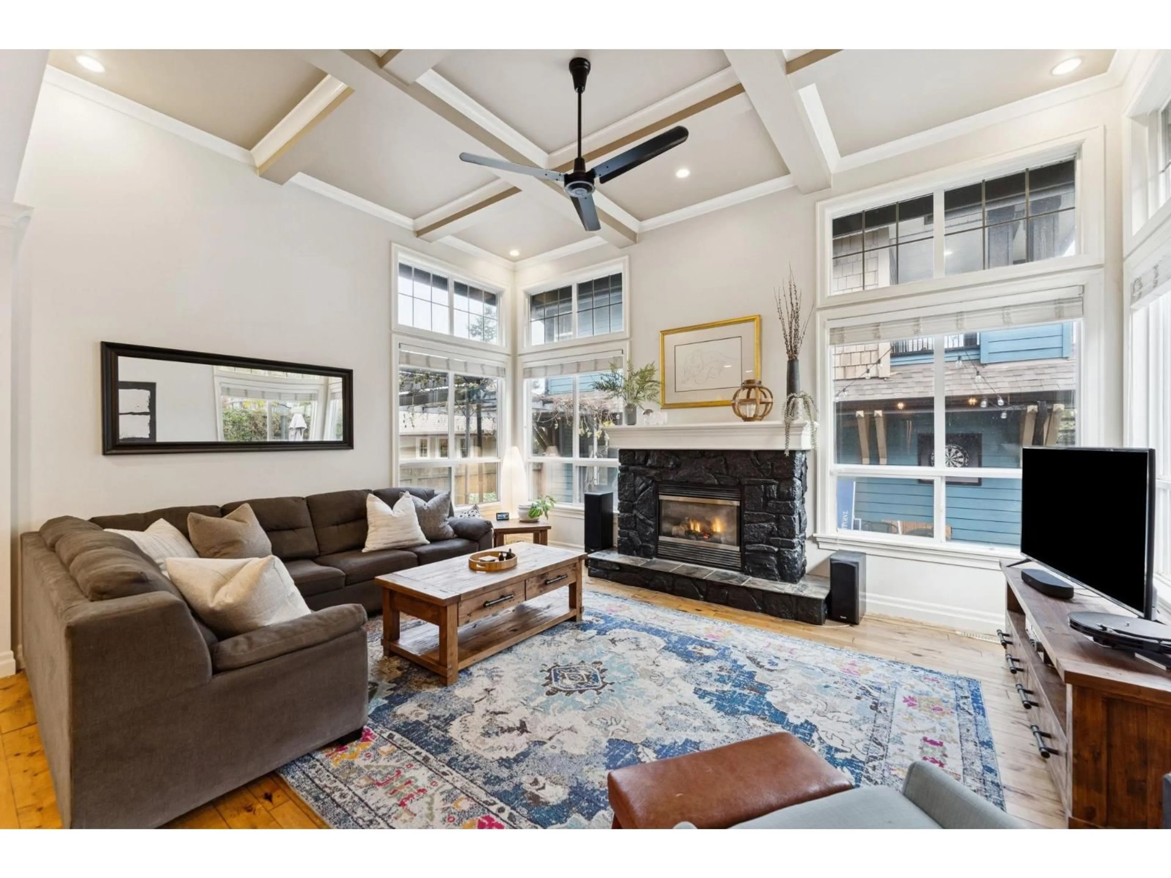 Living room with furniture, unknown for 5782 GARRISON BOULEVARD, Sardis British Columbia V2R5X9