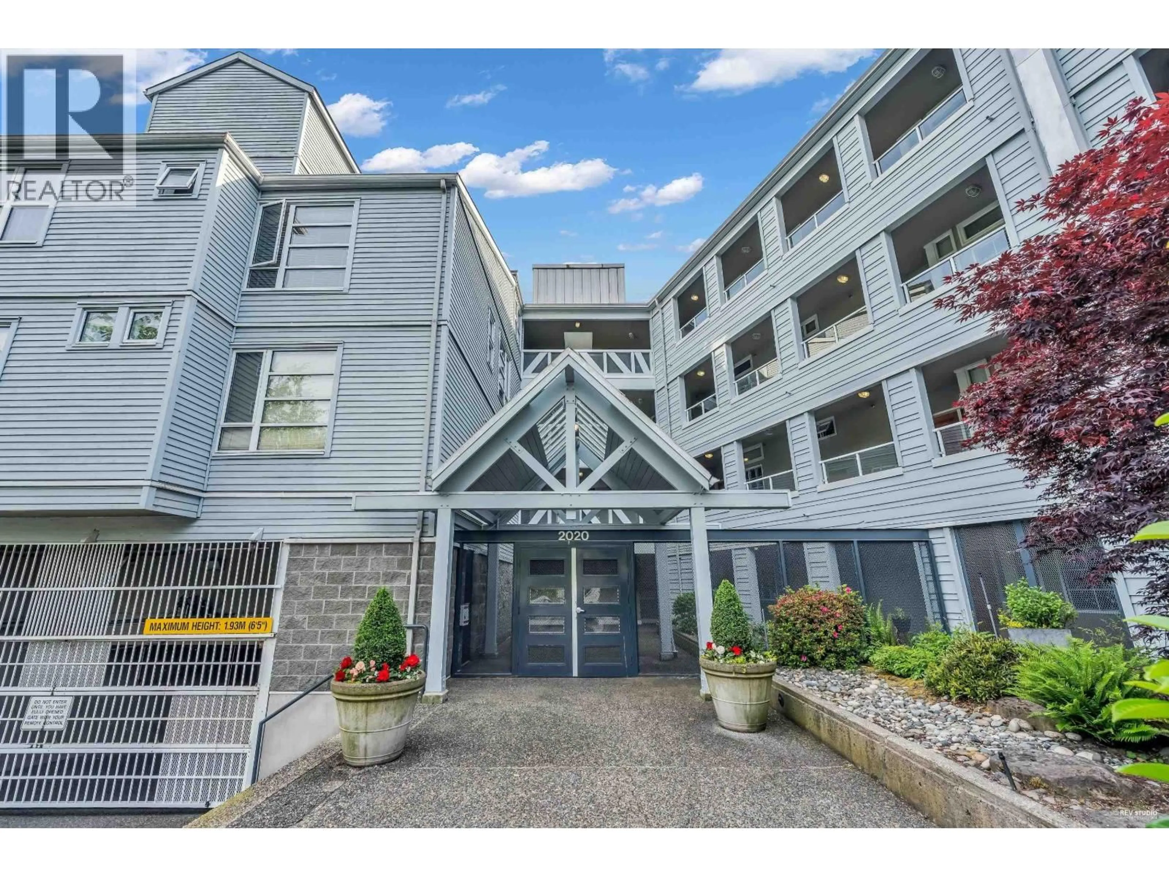 Indoor foyer for 208 - 2020 KENT AVENUE SOUTH, Vancouver British Columbia V5P4X1