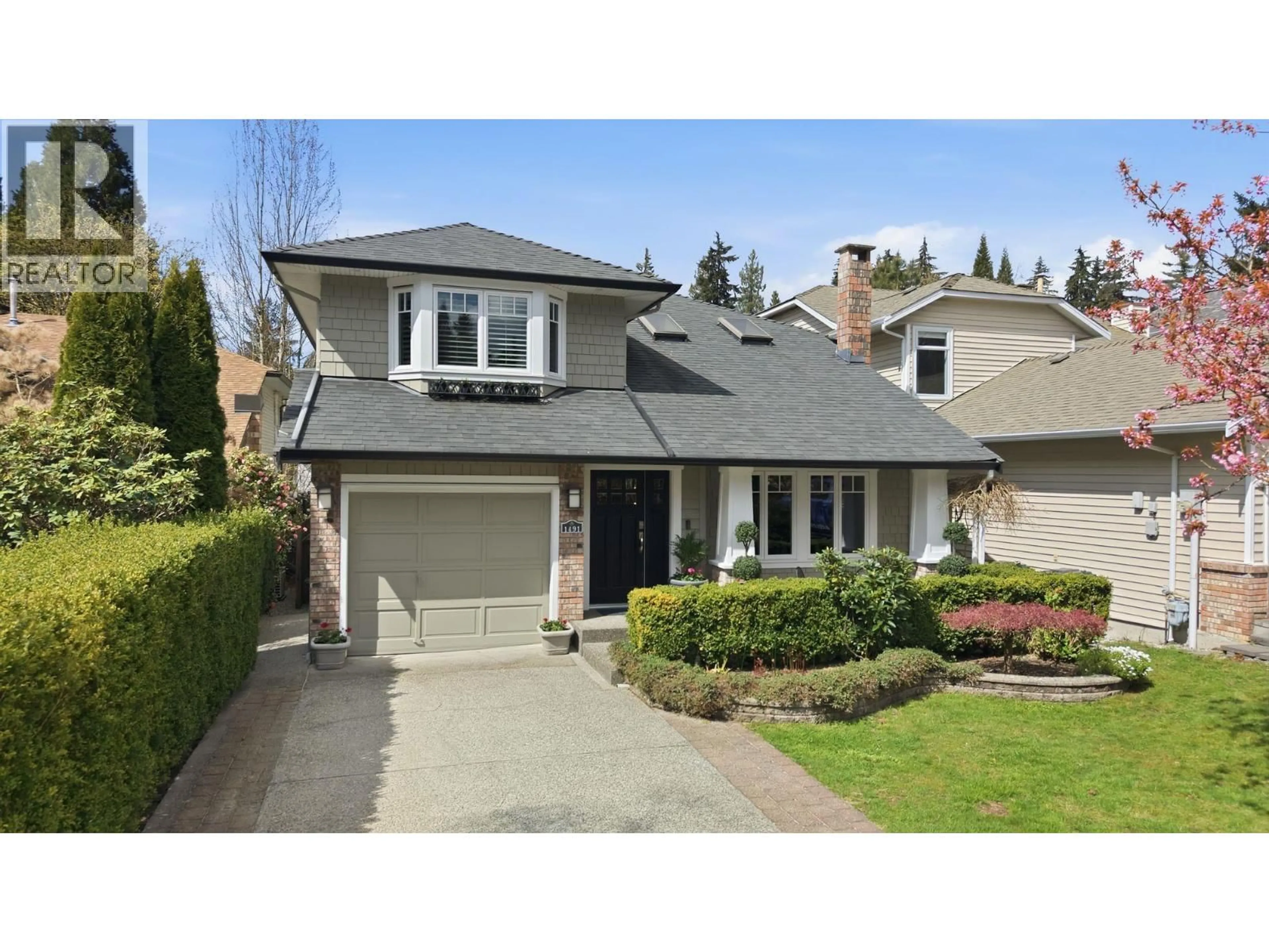 Home with vinyl exterior material, street for 1491 NORTON COURT, North Vancouver British Columbia V7G2E5
