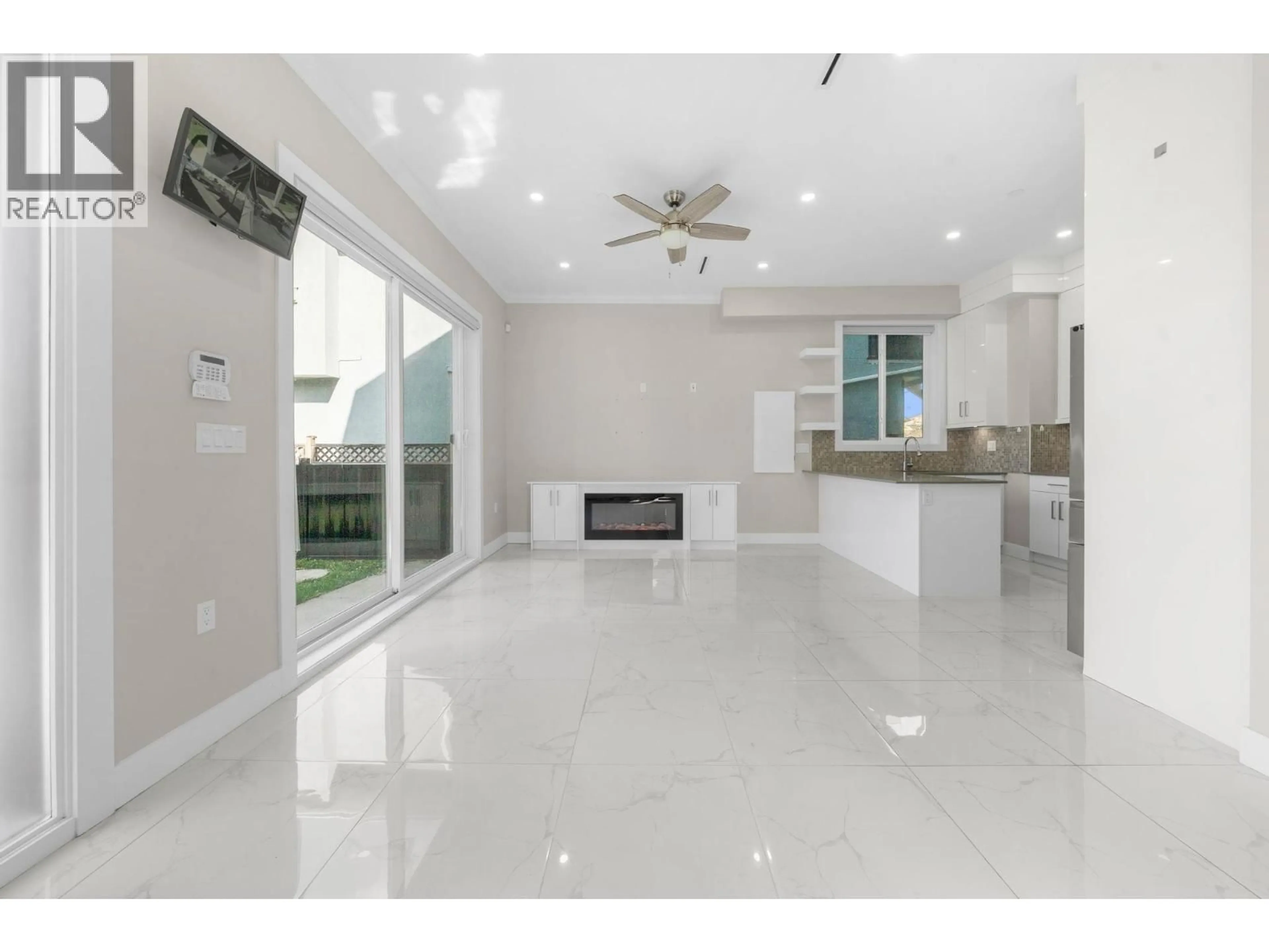 Unknown for 6692 NANAIMO STREET, Vancouver British Columbia V5P4L2