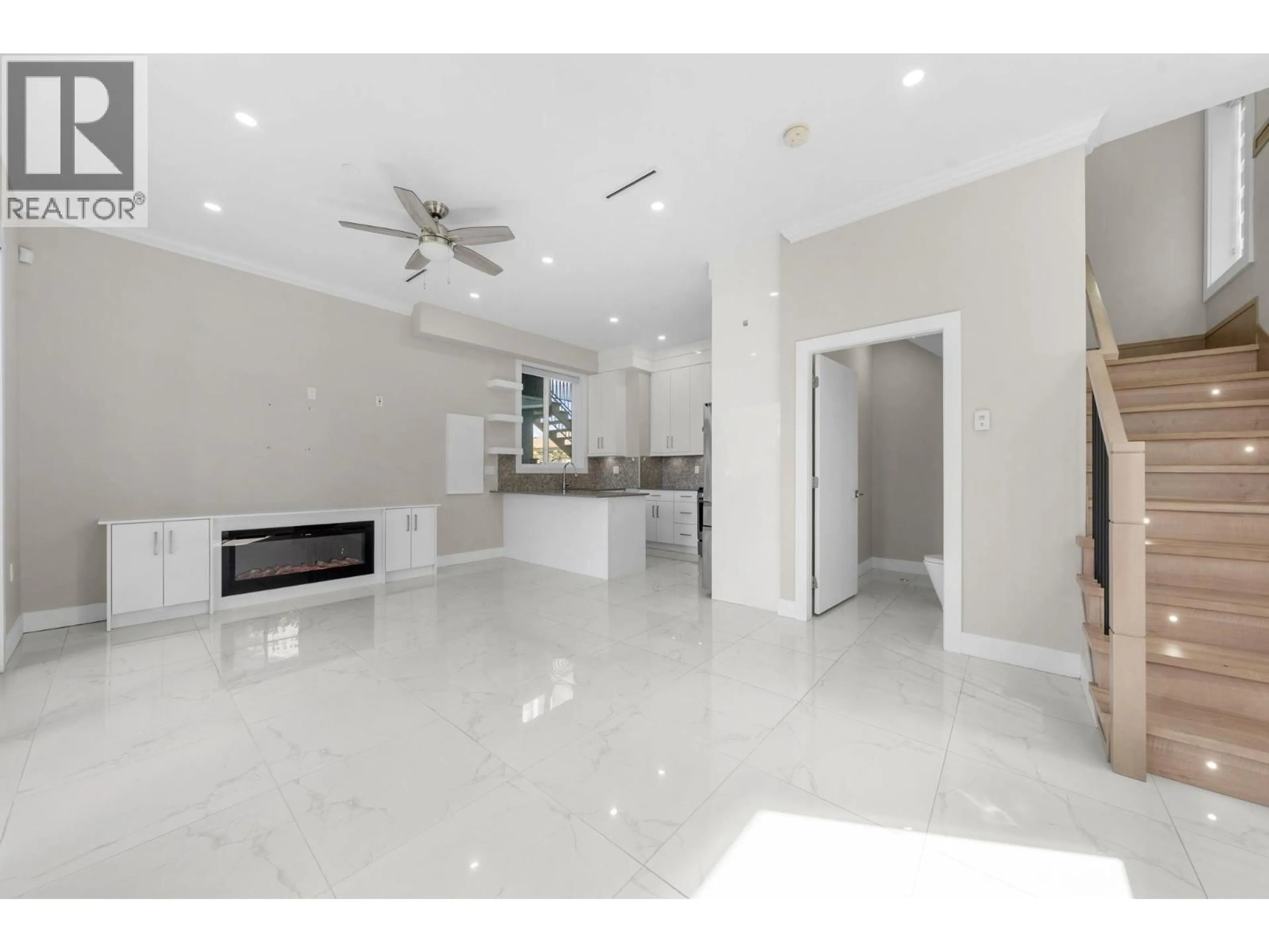 Unknown for 6692 NANAIMO STREET, Vancouver British Columbia V5P4L2