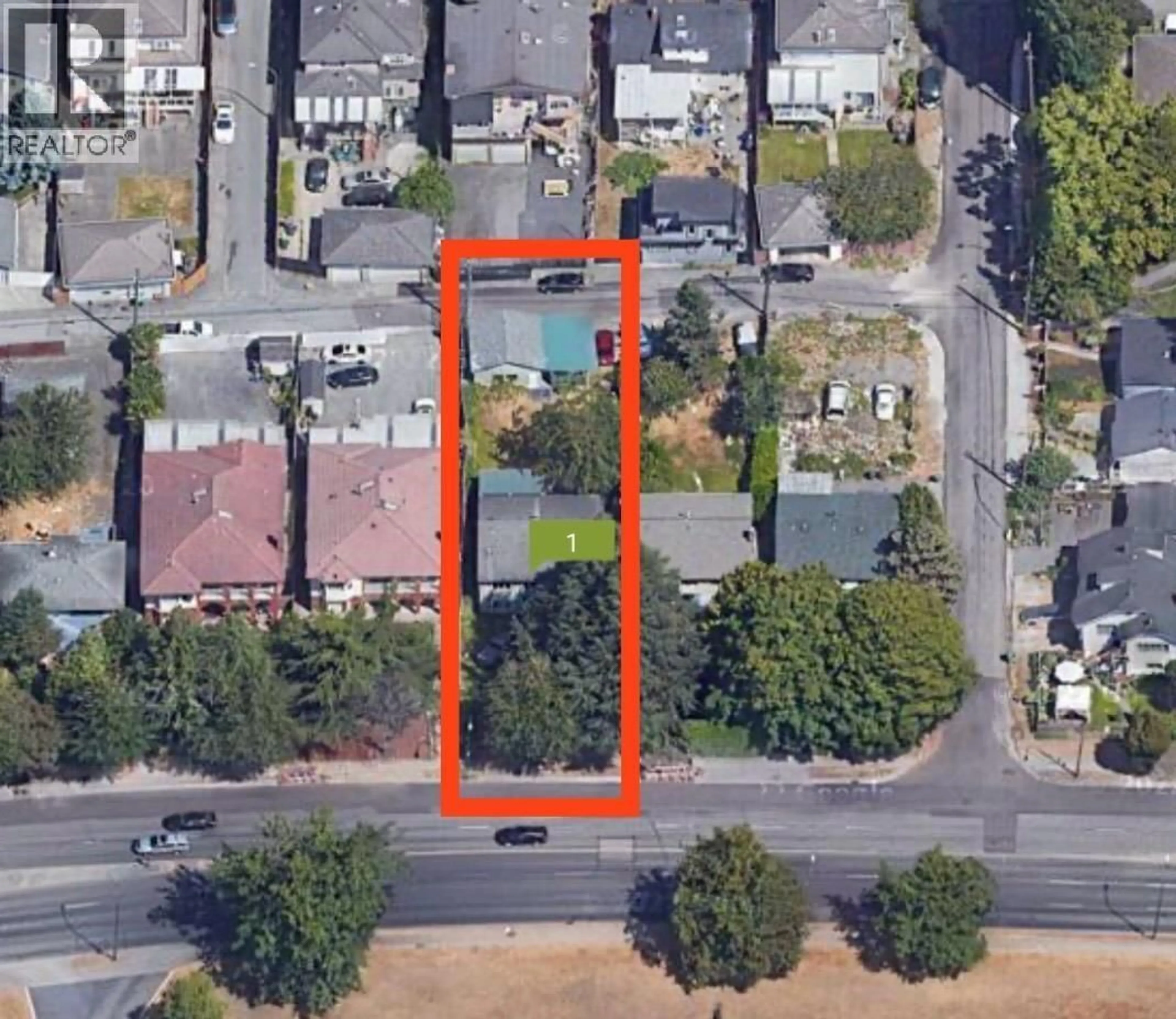 A pic from outside/outdoor area/front of a property/back of a property/a pic from drone, street for 449 MARINE DRIVE, Vancouver British Columbia V5X2S9