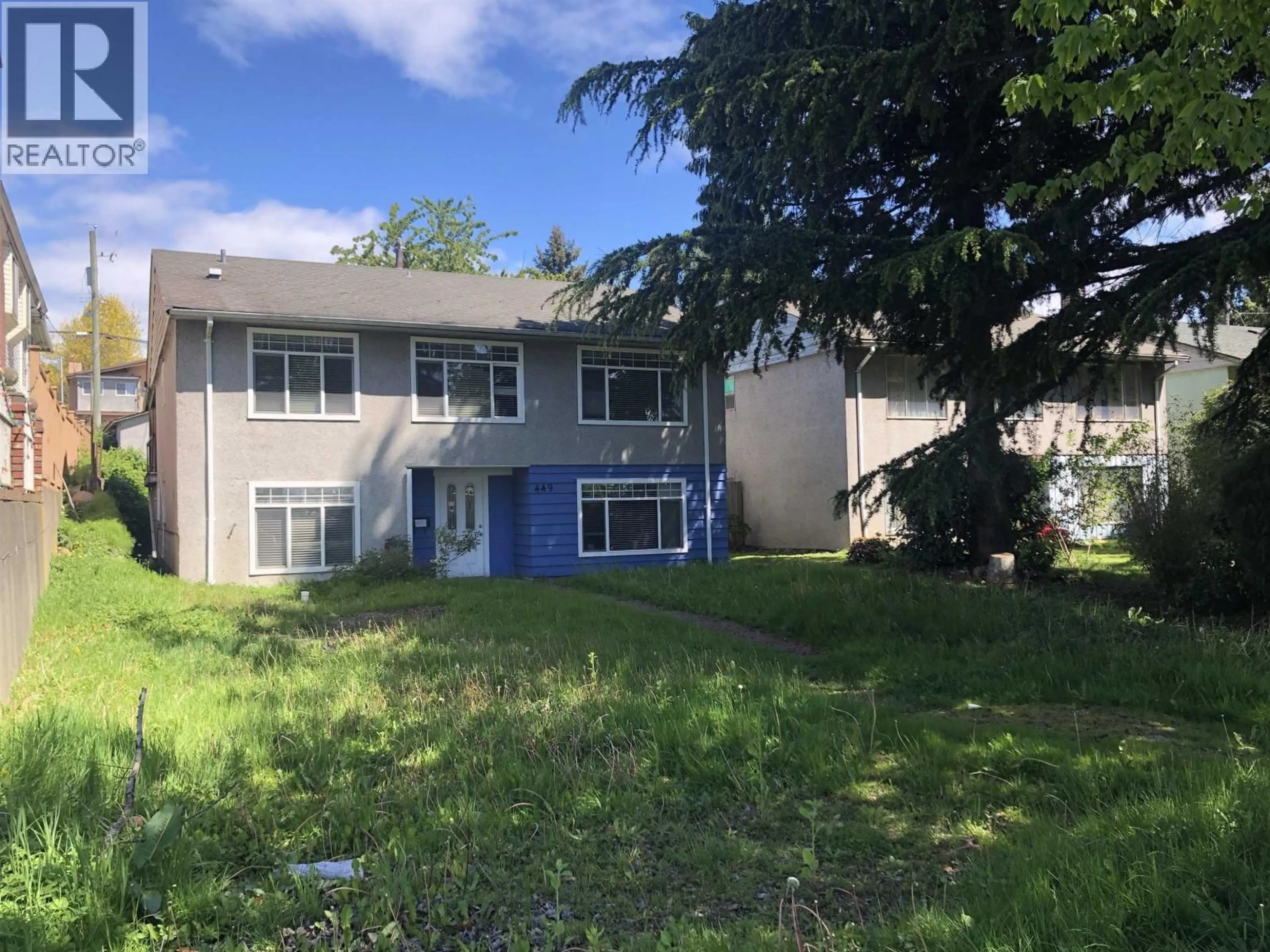 A pic from outside/outdoor area/front of a property/back of a property/a pic from drone, street for 449 MARINE DRIVE, Vancouver British Columbia V5X2S9