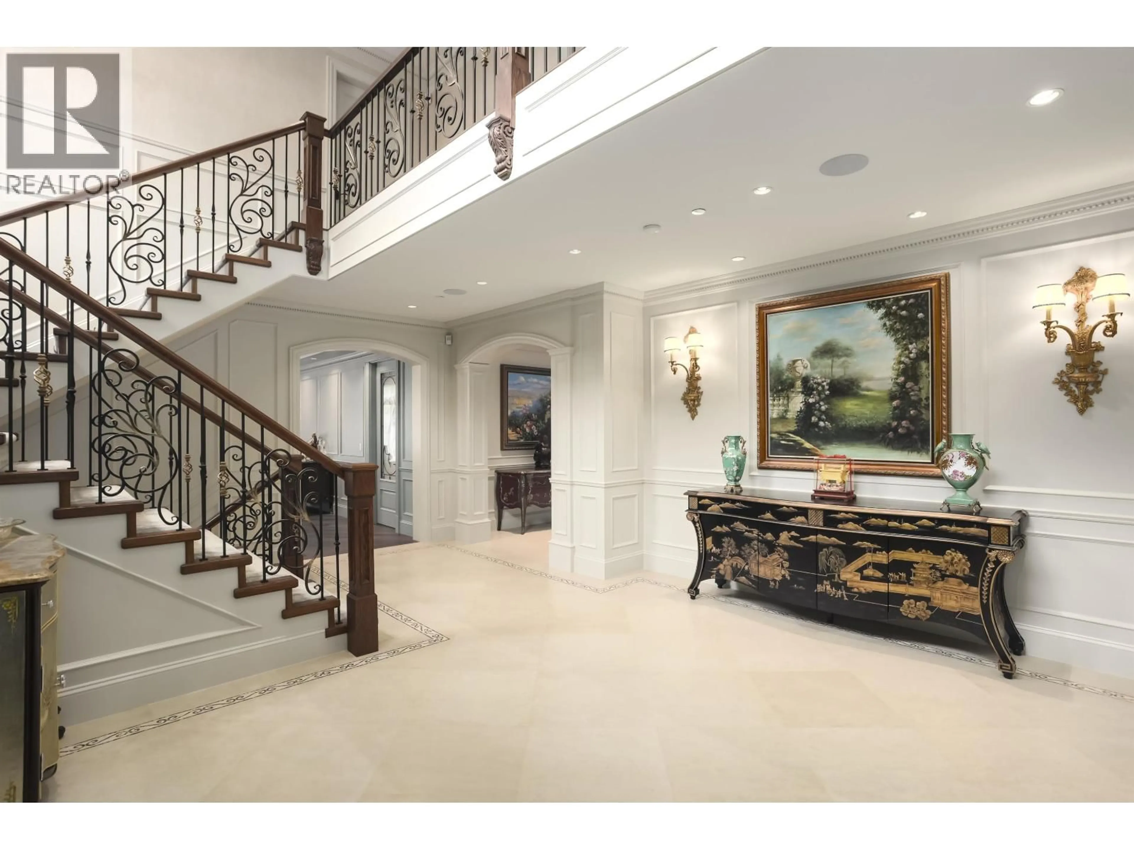 Indoor foyer for 1316 CONNAUGHT DRIVE, Vancouver British Columbia V6H2H3