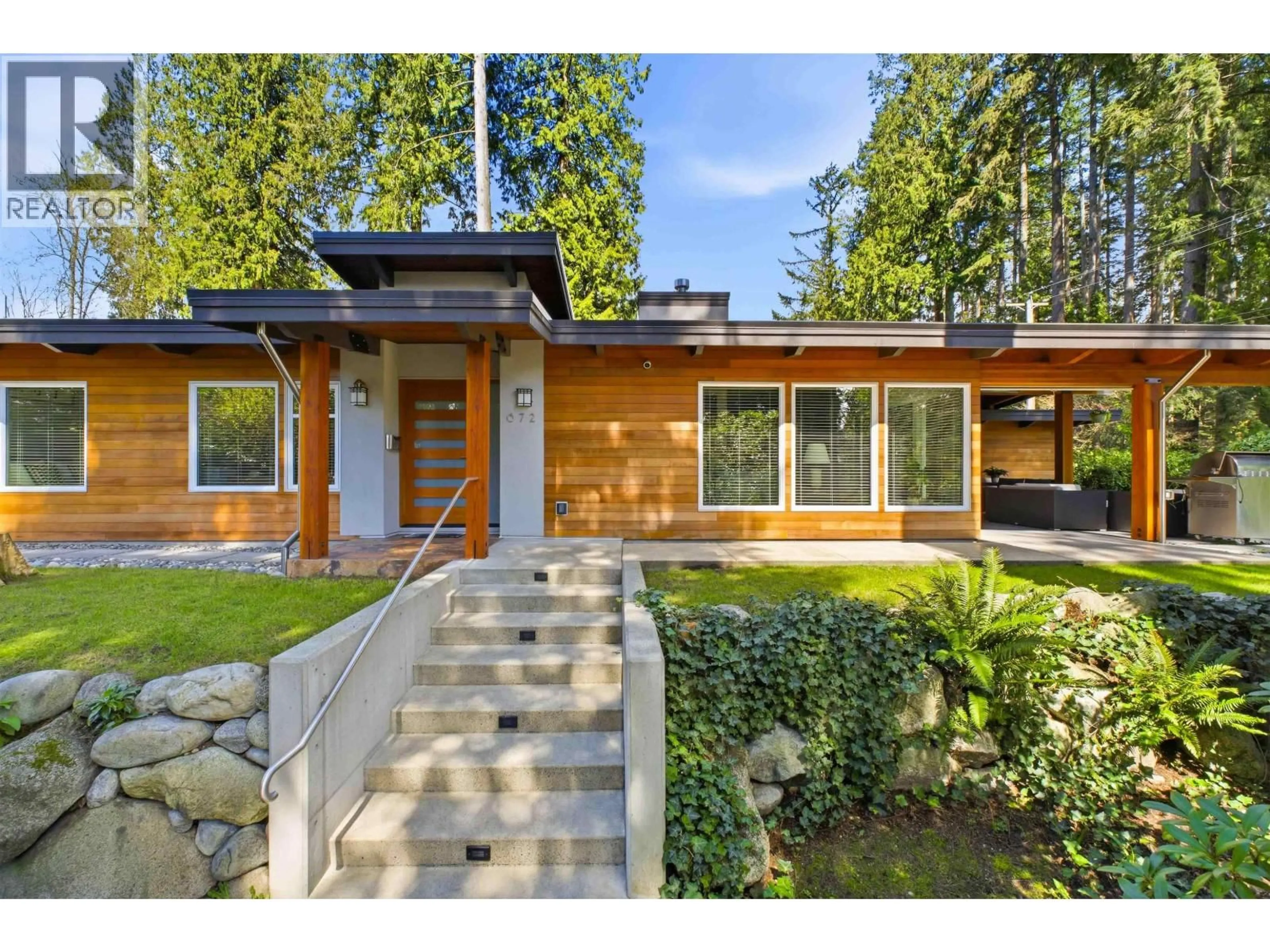 Home with brick exterior material, unknown for 672 ST JAMES ROAD, North Vancouver British Columbia V7N1L6