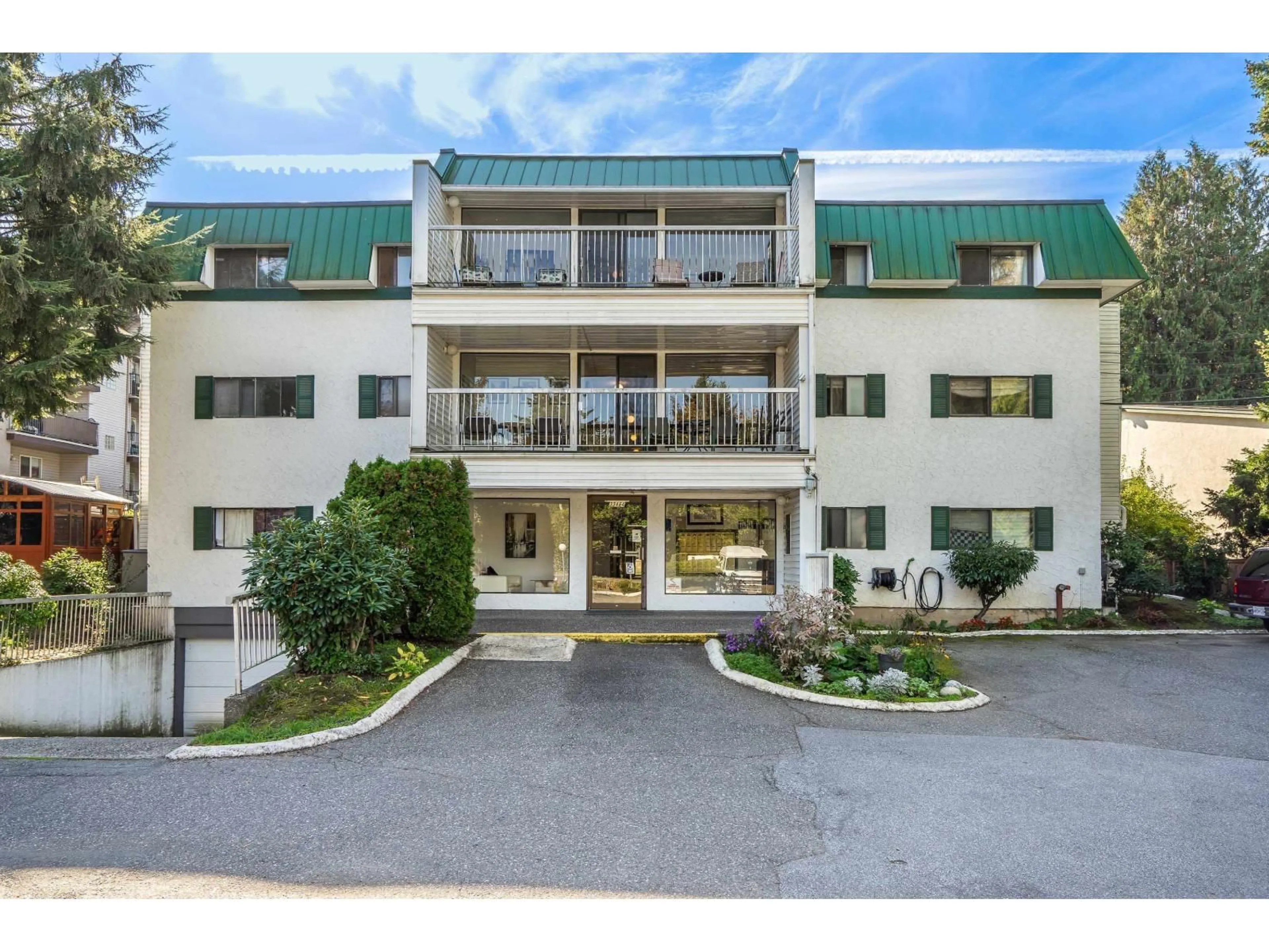 Indoor foyer for 104 - 33464 GEORGE FERGUSON WAY, Abbotsford British Columbia V2S2L8