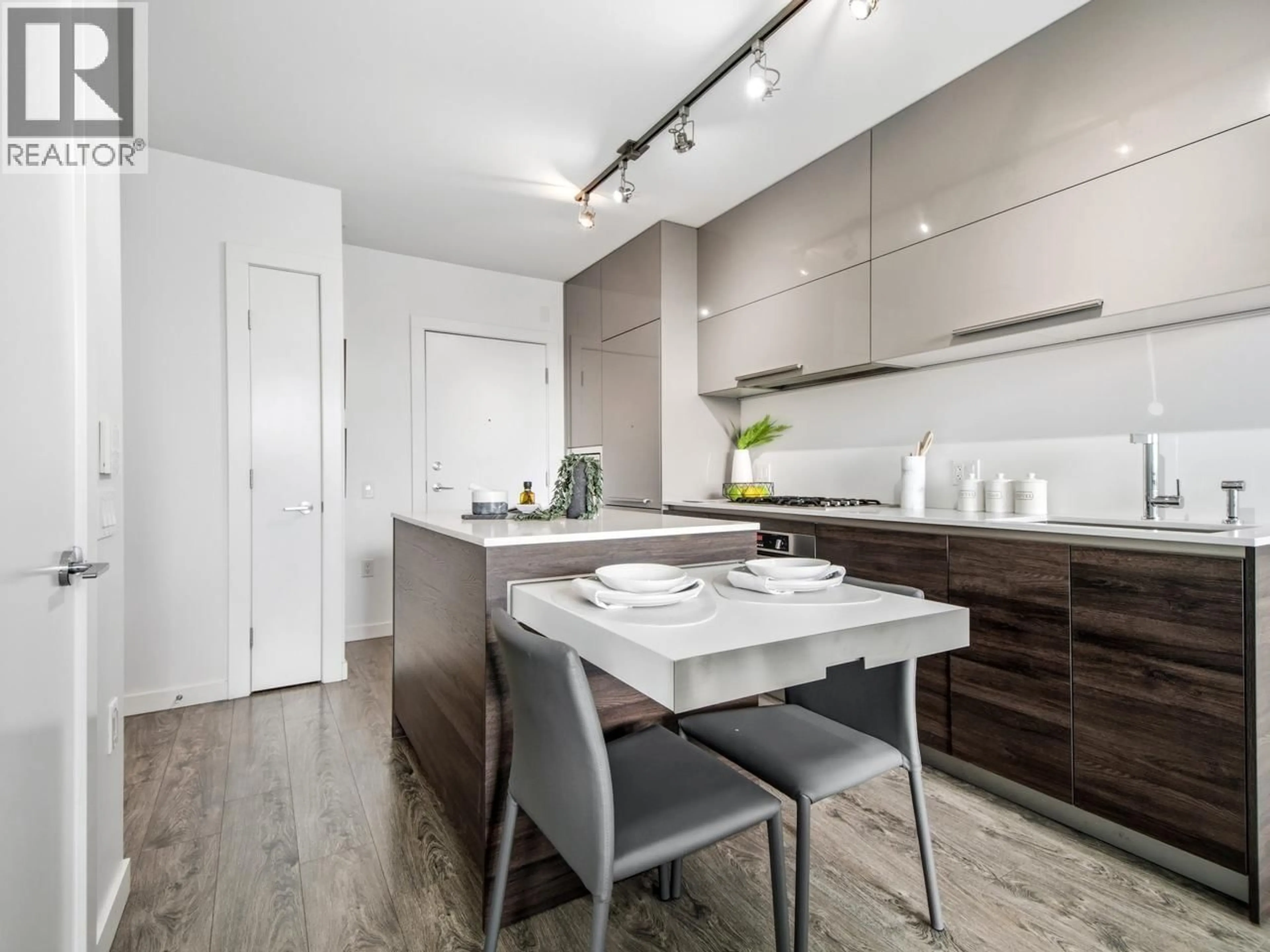 Unknown for 1002 - 2378 ALPHA AVENUE, Burnaby British Columbia V5C0K2