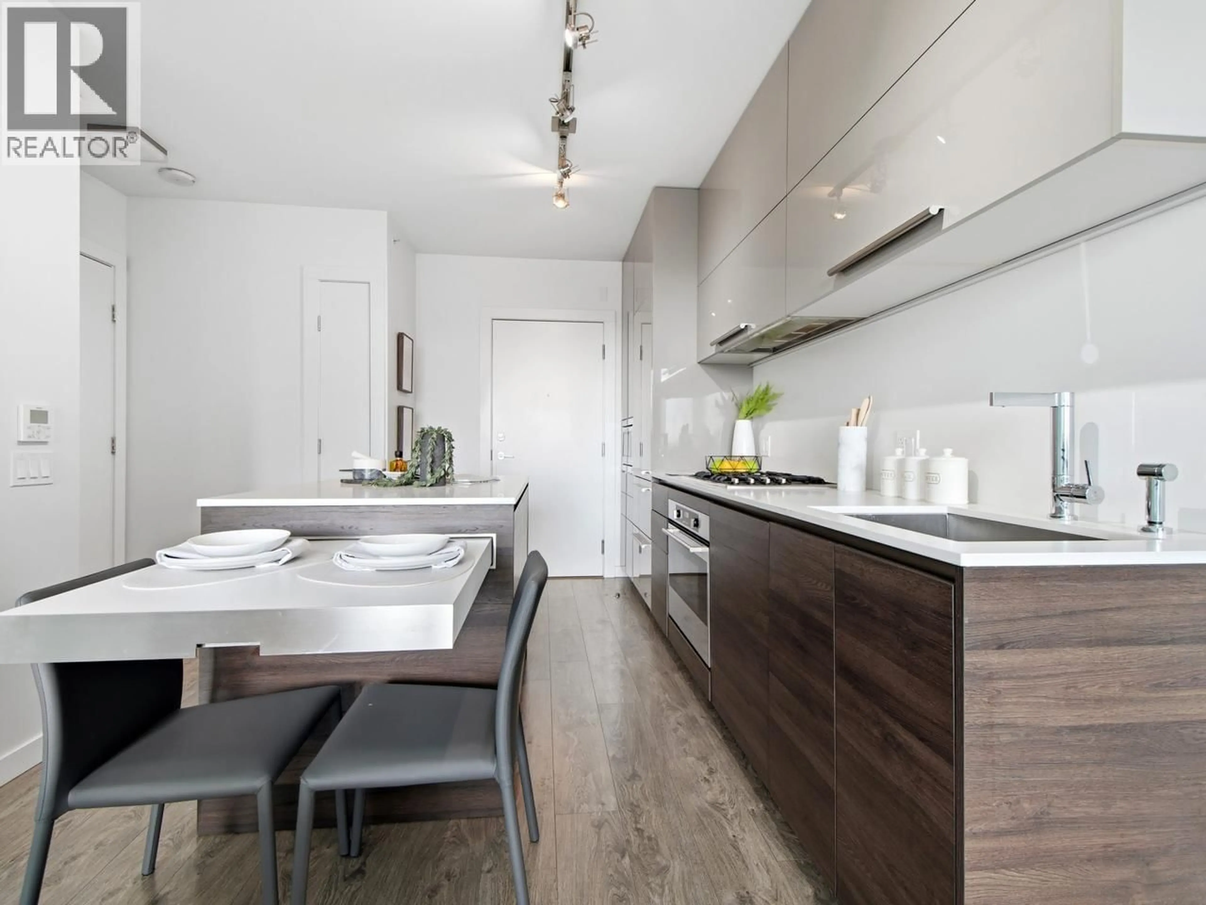 Unknown for 1002 - 2378 ALPHA AVENUE, Burnaby British Columbia V5C0K2