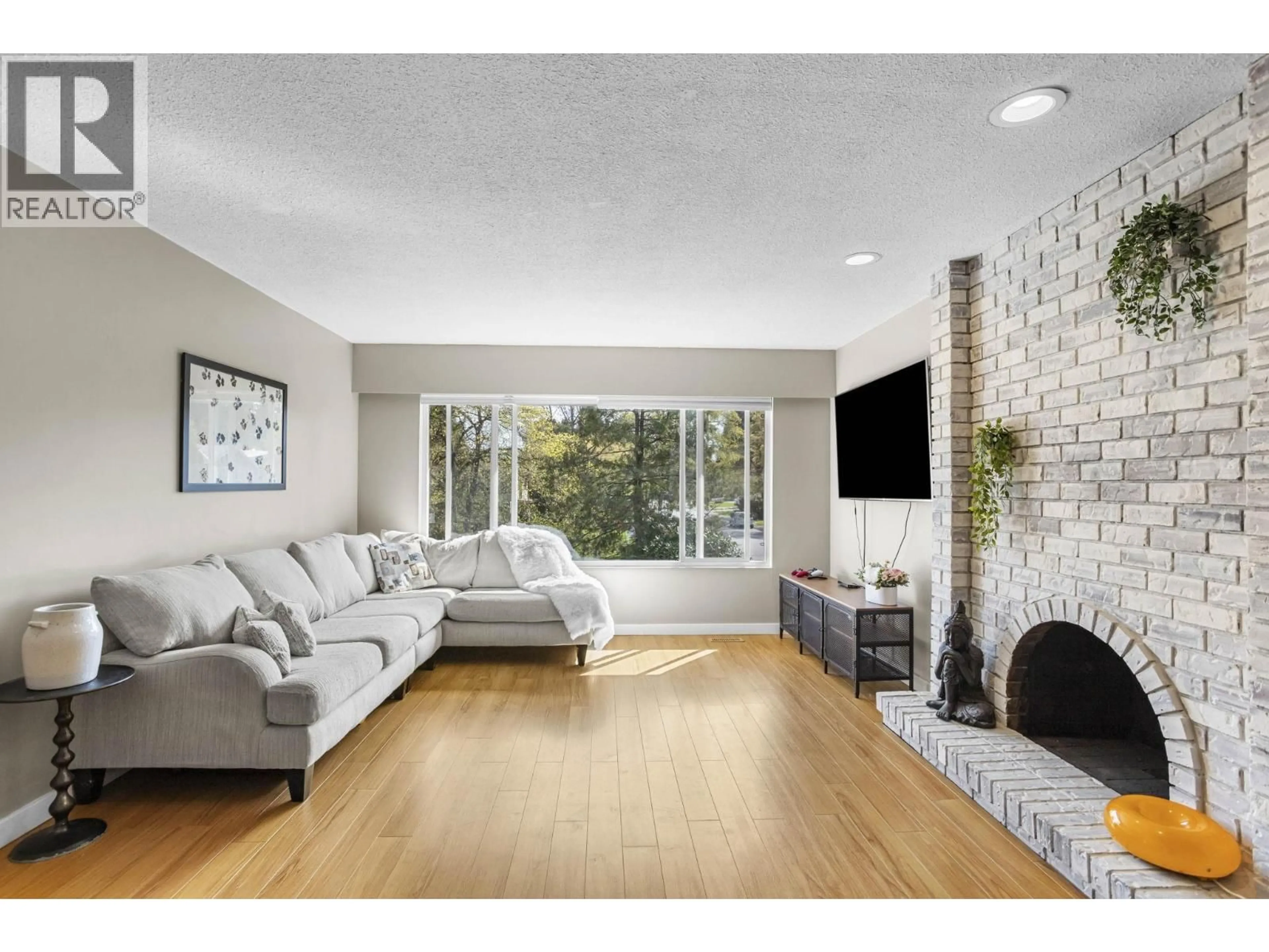 Living room with furniture, unknown for 12411 BLANSHARD STREET, Maple Ridge British Columbia V4R2N4