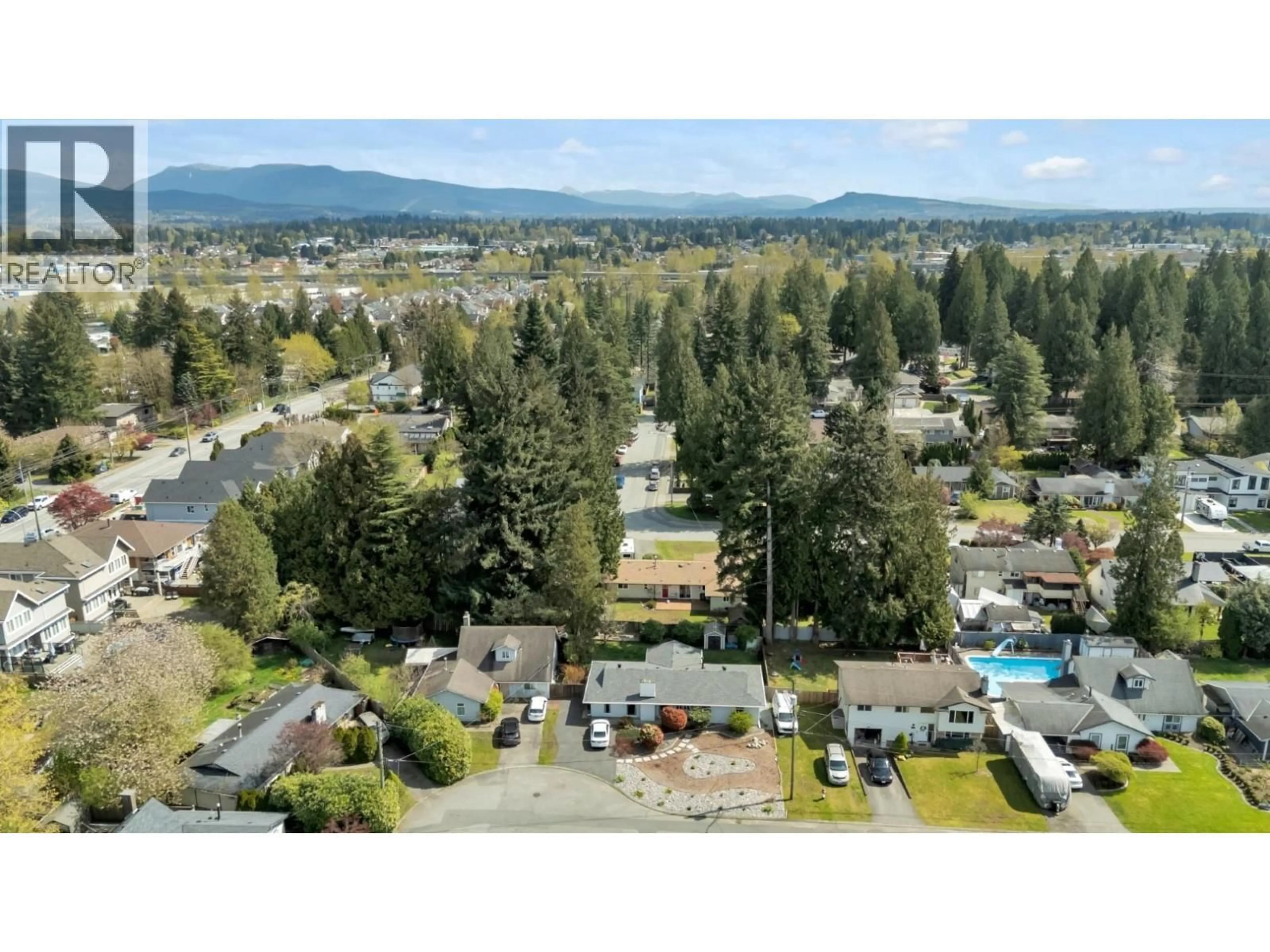 A pic from outside/outdoor area/front of a property/back of a property/a pic from drone, mountain view for 11750 195A STREET, Pitt Meadows British Columbia V3Y1G8