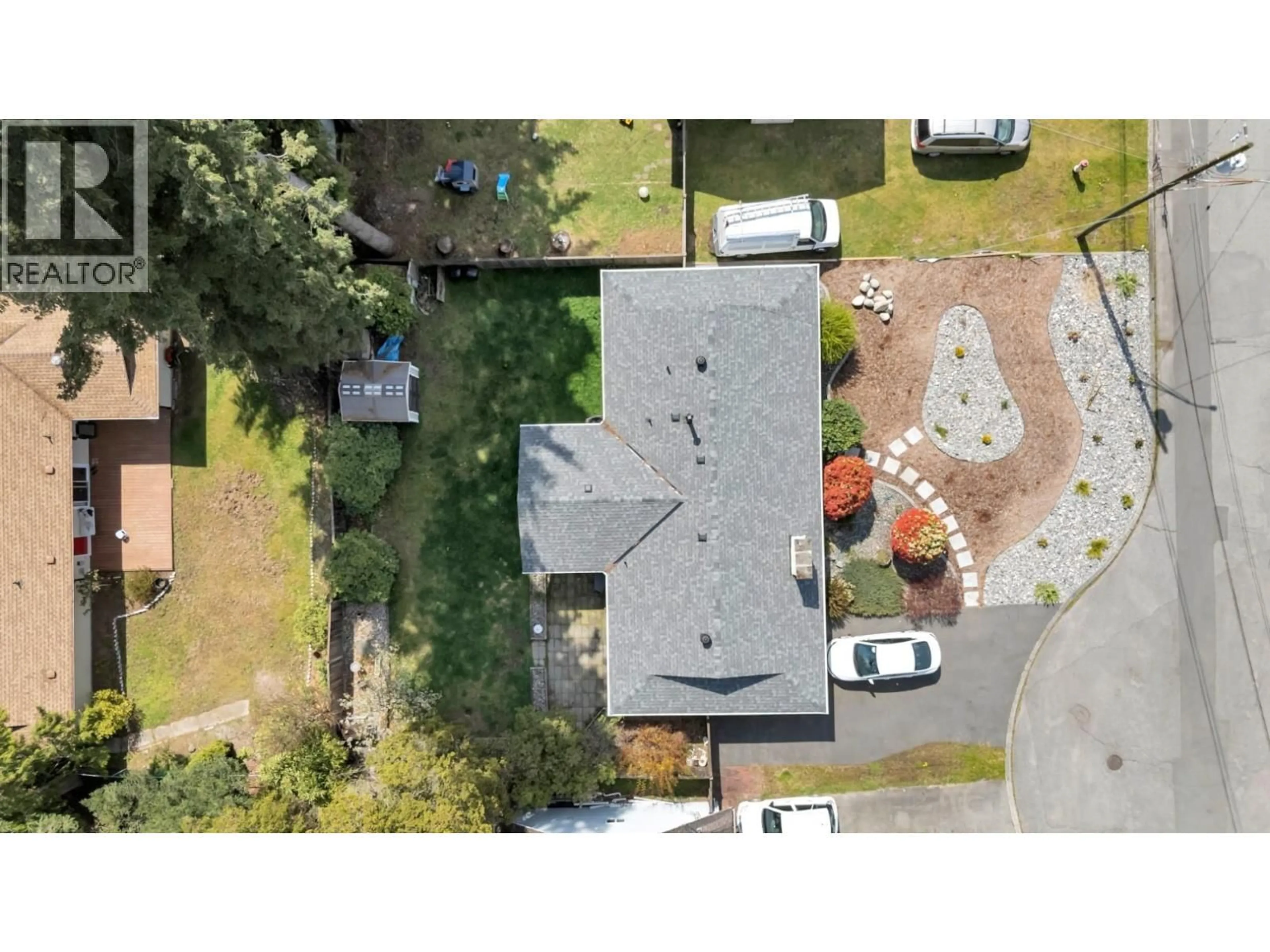A pic from outside/outdoor area/front of a property/back of a property/a pic from drone, street for 11750 195A STREET, Pitt Meadows British Columbia V3Y1G8