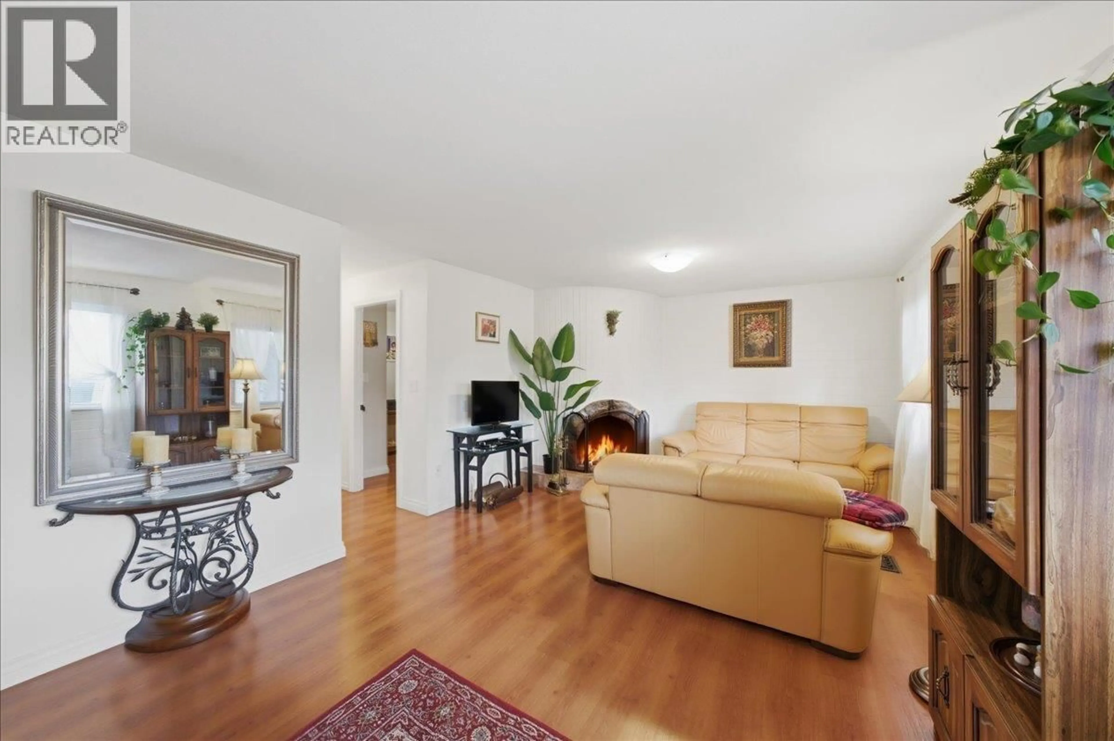 Living room with furniture, unknown for 840 38TH AVENUE, Vancouver British Columbia V5W1J3