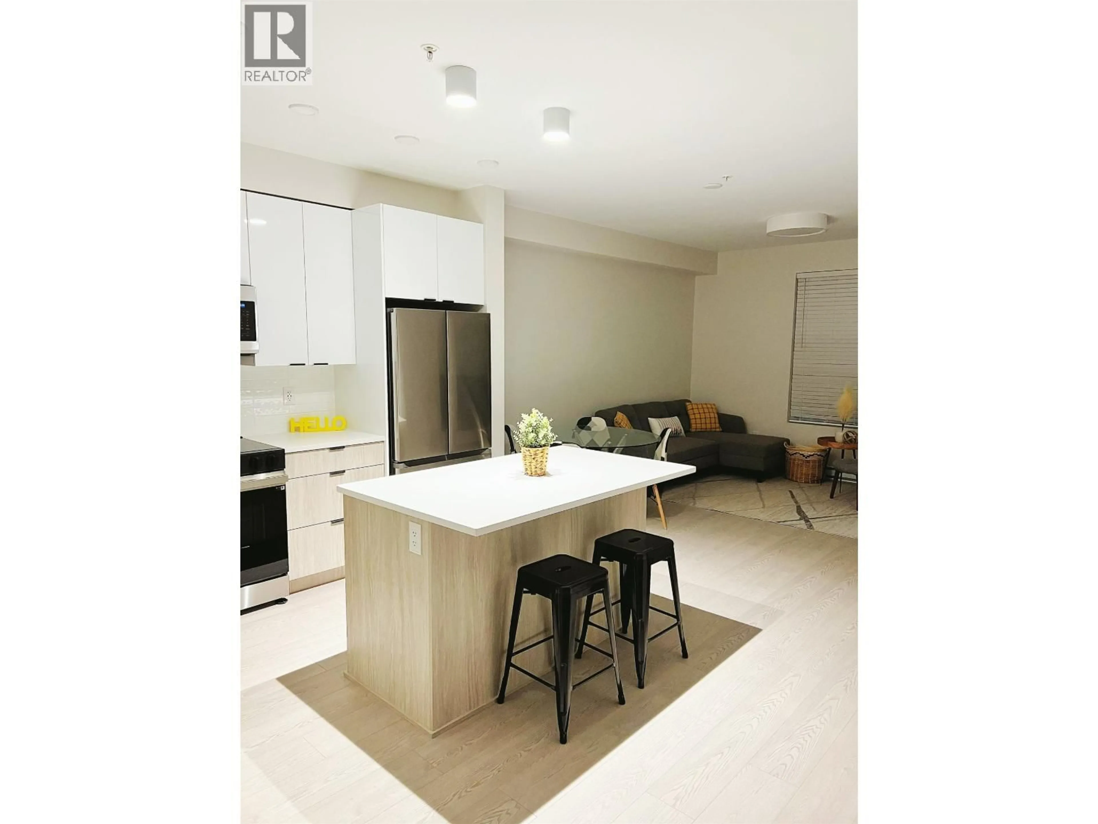 Open concept kitchen, ceramic/tile floor for 415 - 11655 FRASER STREET, Maple Ridge British Columbia V2X2E5
