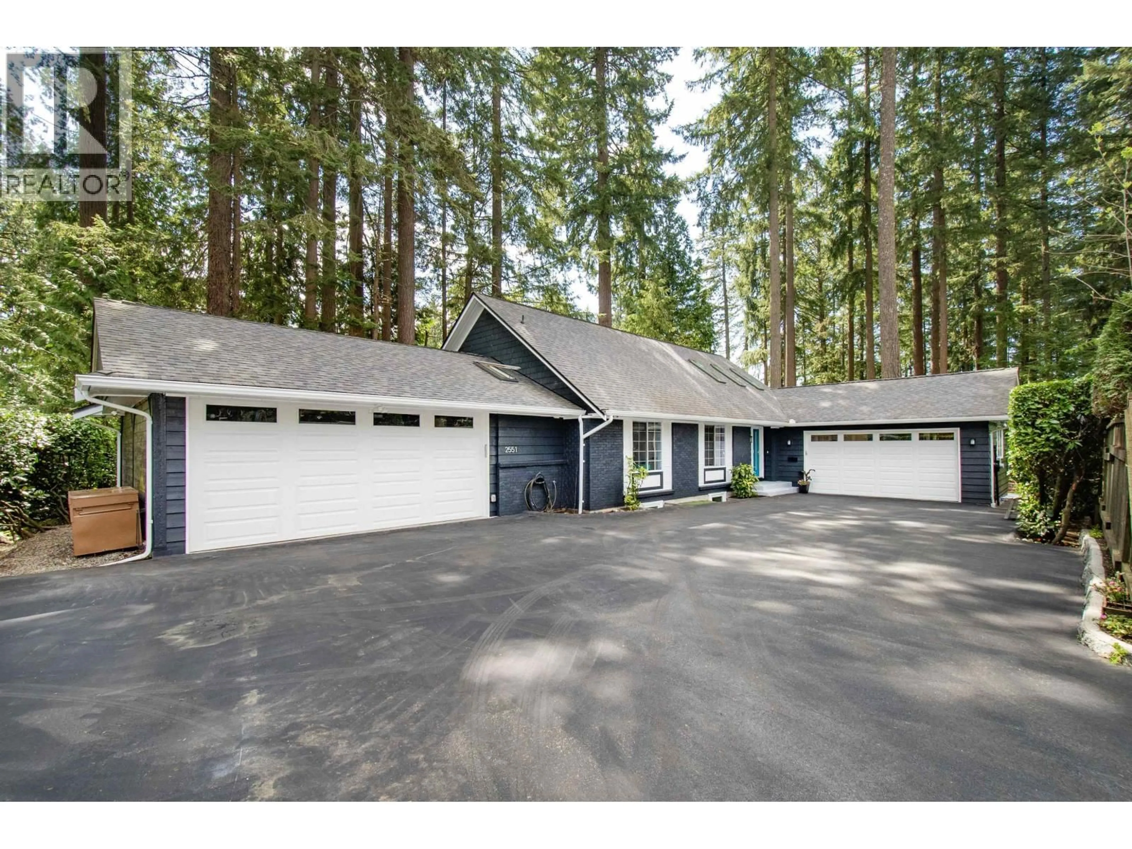 Indoor garage for 2551 HYANNIS POINT, North Vancouver British Columbia V7H1R9