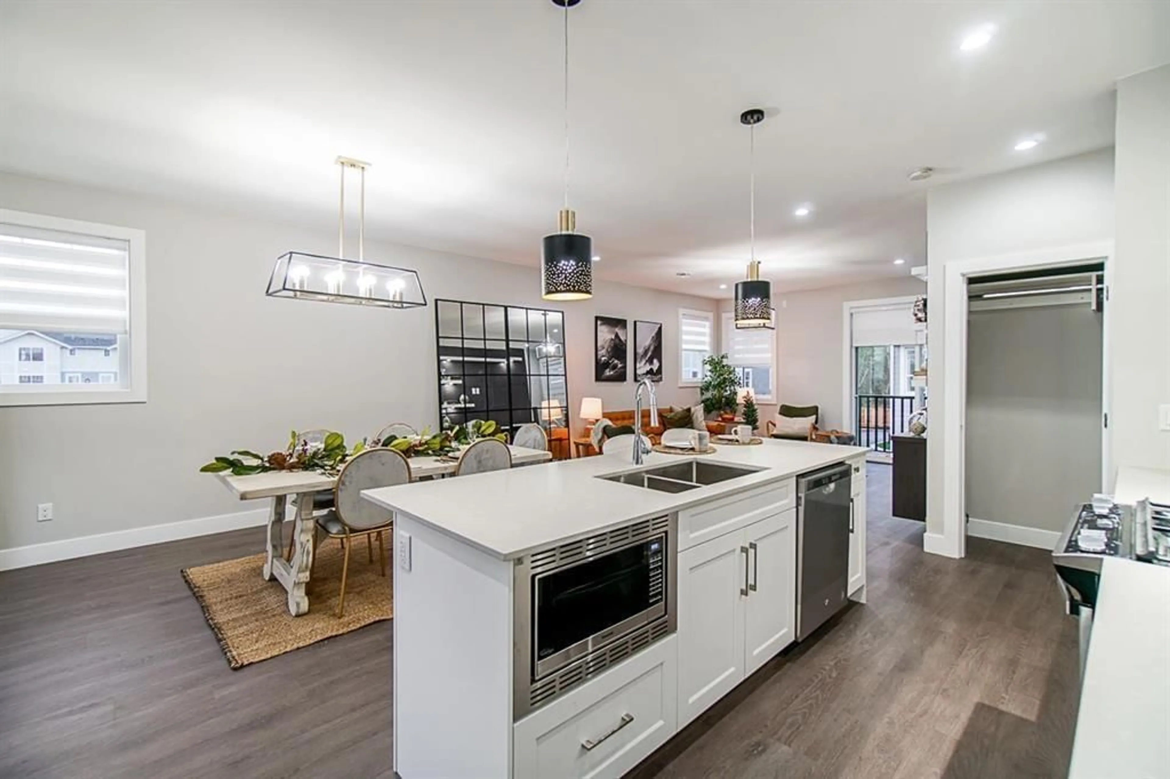 Open concept kitchen, unknown for 31 - 19501 74 AVENUE, Surrey British Columbia V4N6V7