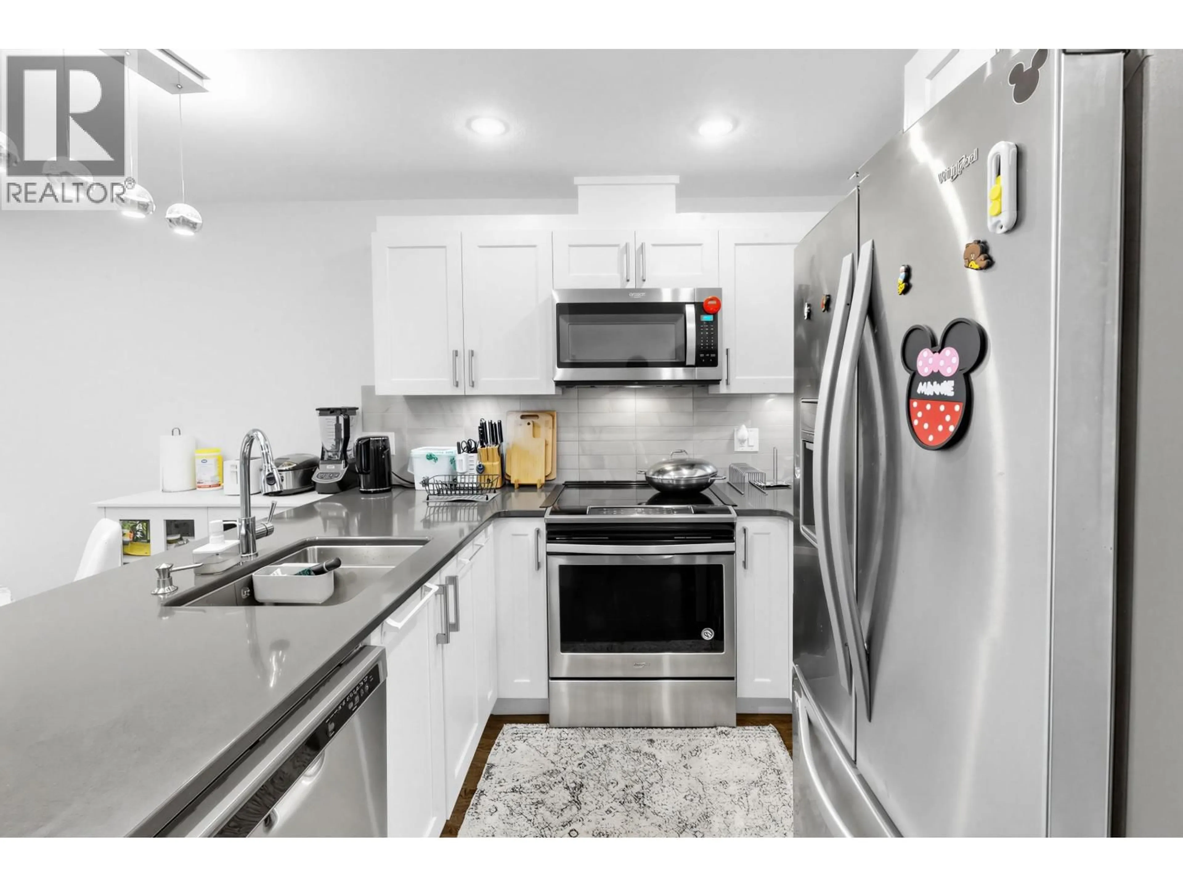 Standard kitchen, unknown for 401 - 1990 WESTMINSTER AVENUE, Port Coquitlam British Columbia V3B1E8