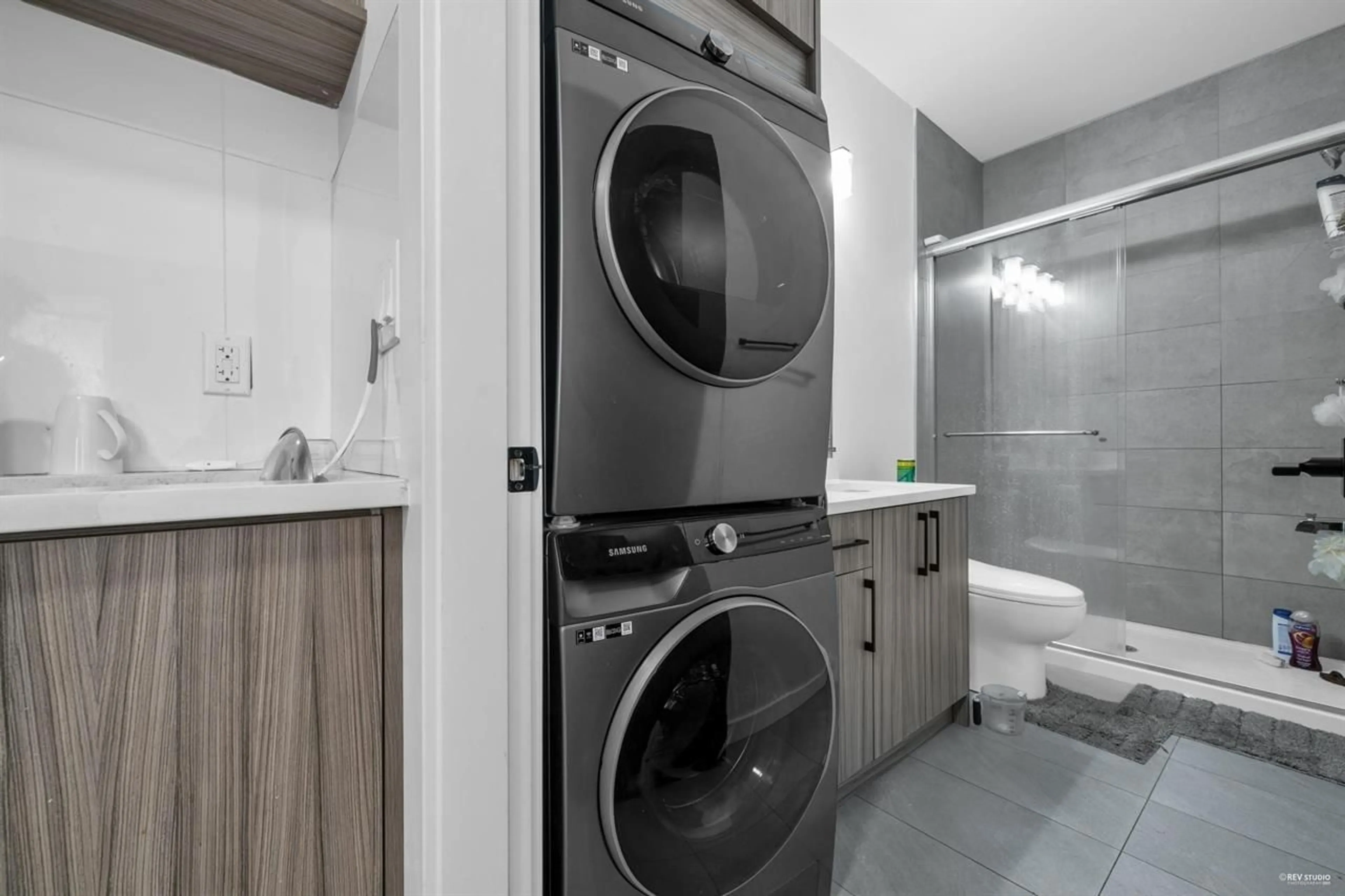 Laundry room for 11344 RIVER ROAD, Surrey British Columbia V3V2V6