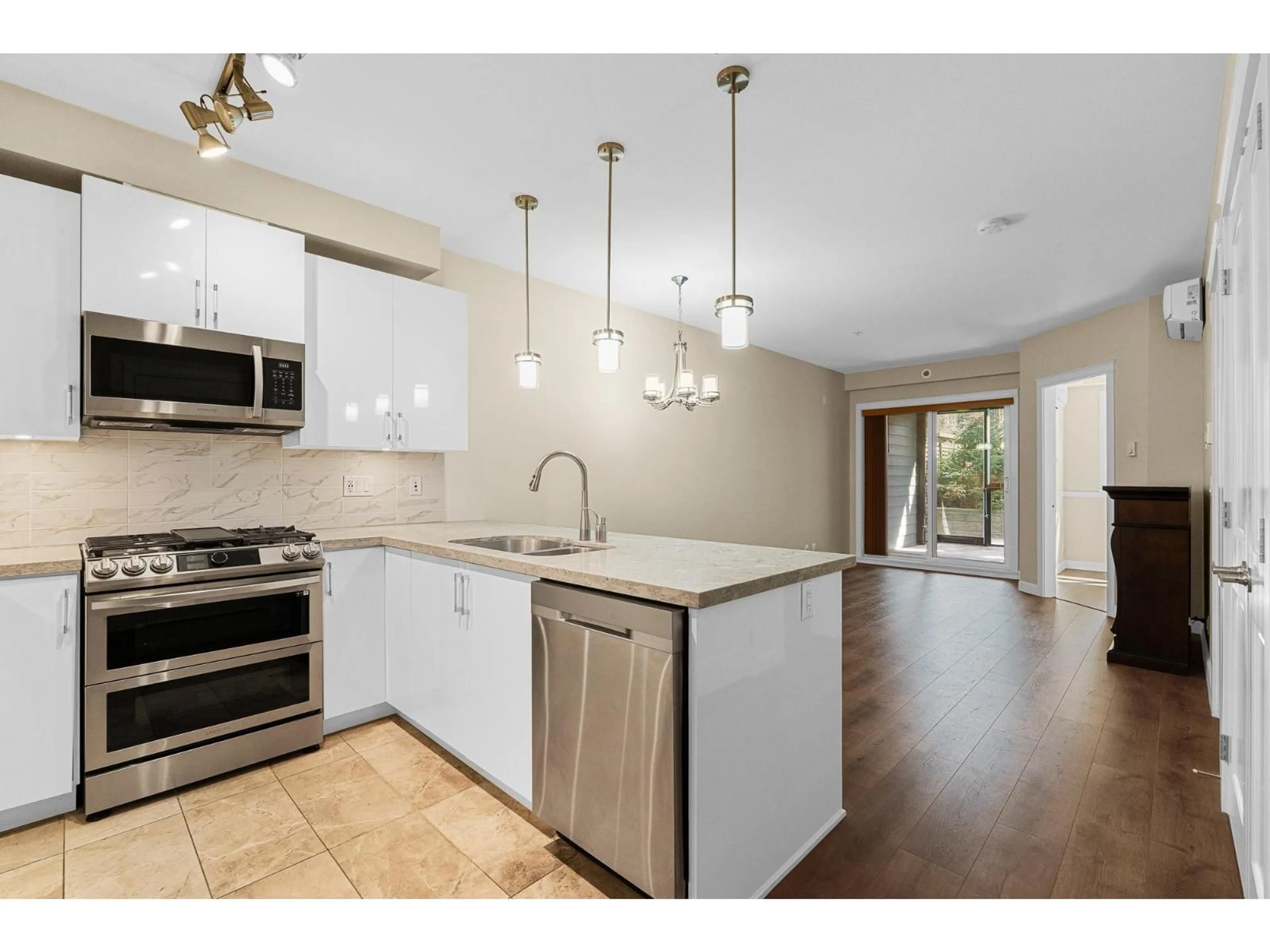 Open concept kitchen, unknown for 109 - 20367 85 AVENUE, Langley British Columbia V2Y3R1