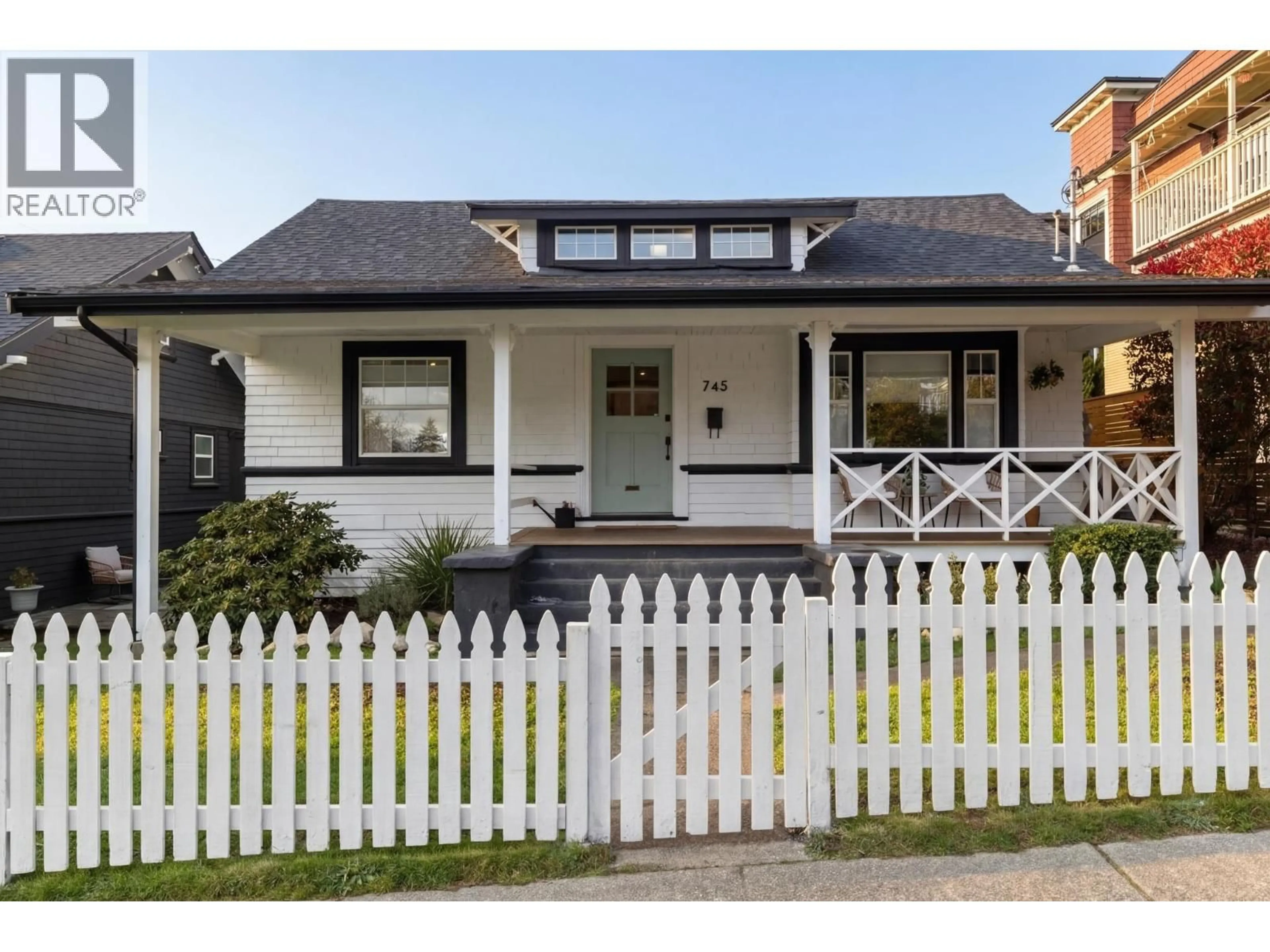 Home with vinyl exterior material, street for 737-745 ST. ANDREWS AVENUE, North Vancouver British Columbia V7L3L1