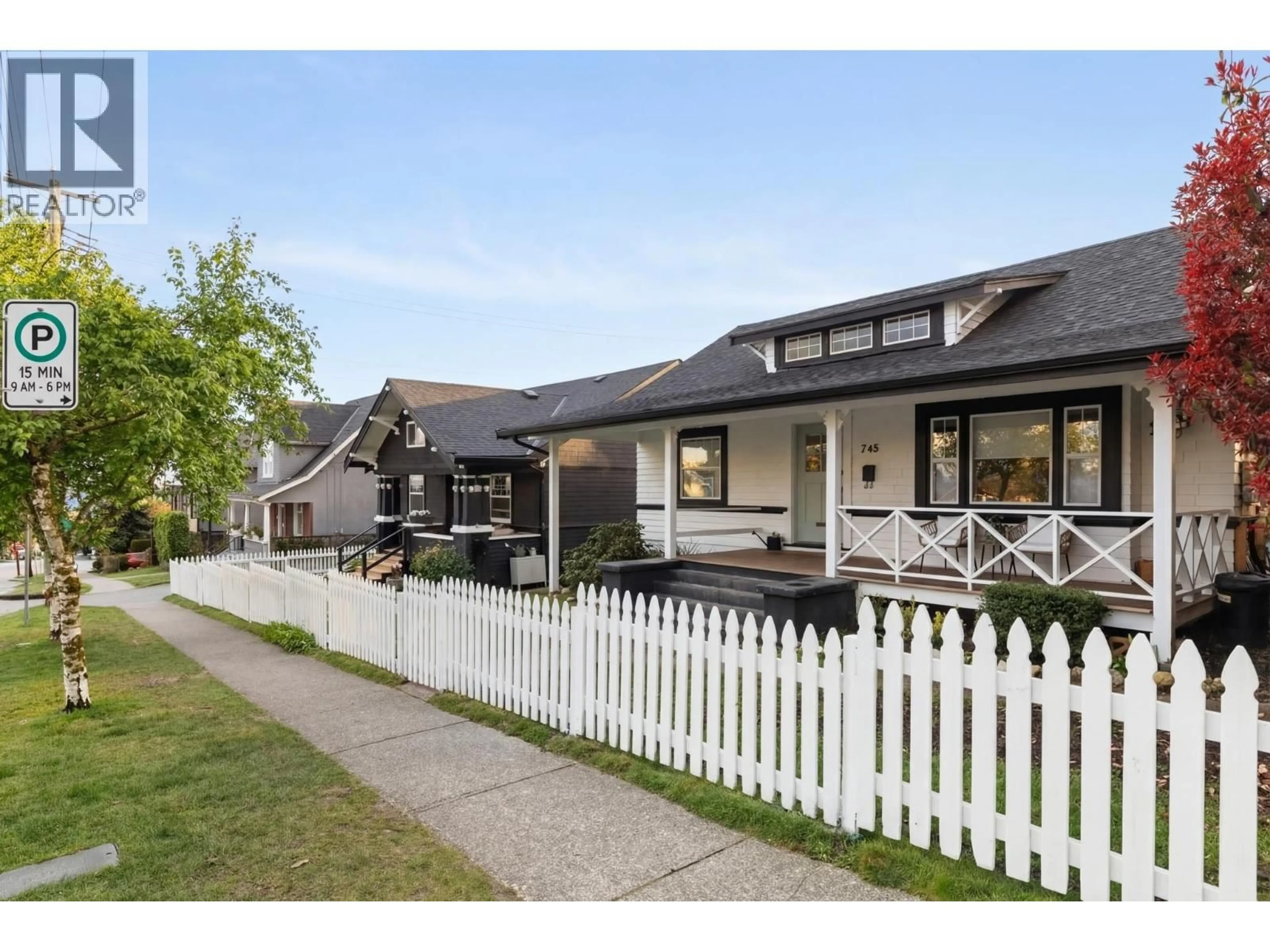 Unknown for 737-745 ST. ANDREWS AVENUE, North Vancouver British Columbia V7L3L1