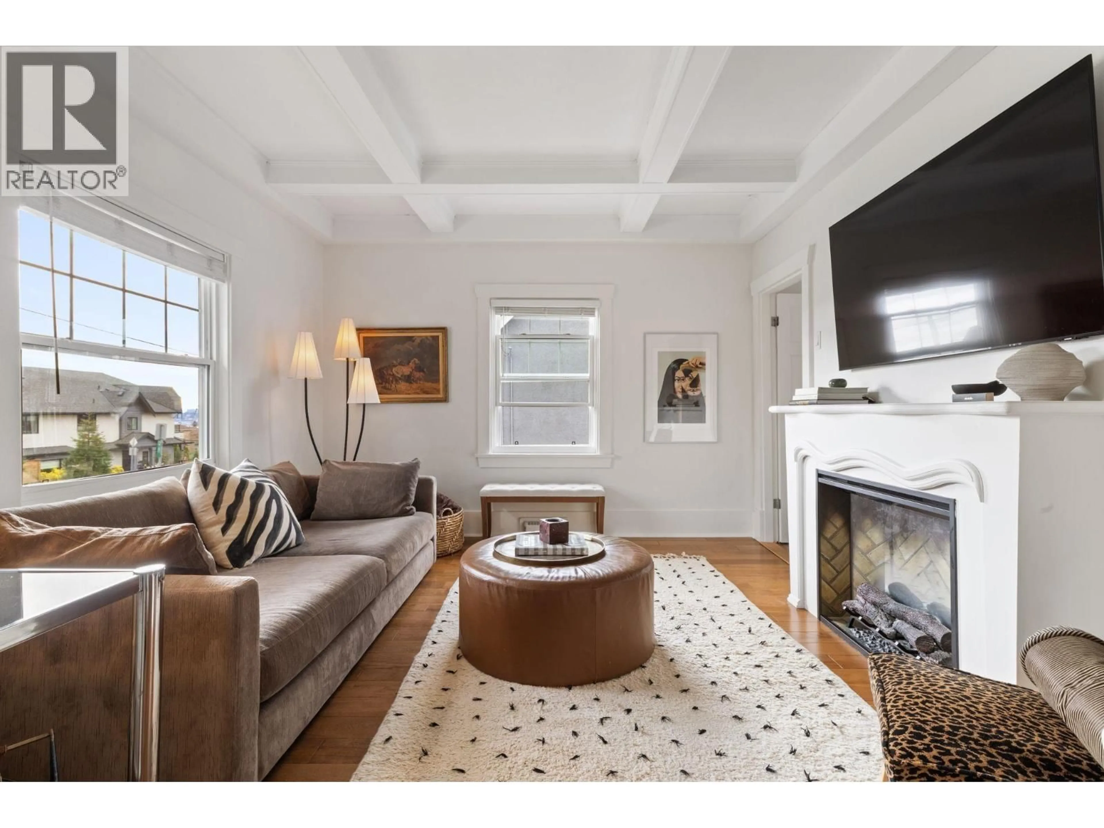 Living room with furniture, wood/laminate floor for 737-745 ST. ANDREWS AVENUE, North Vancouver British Columbia V7L3L1