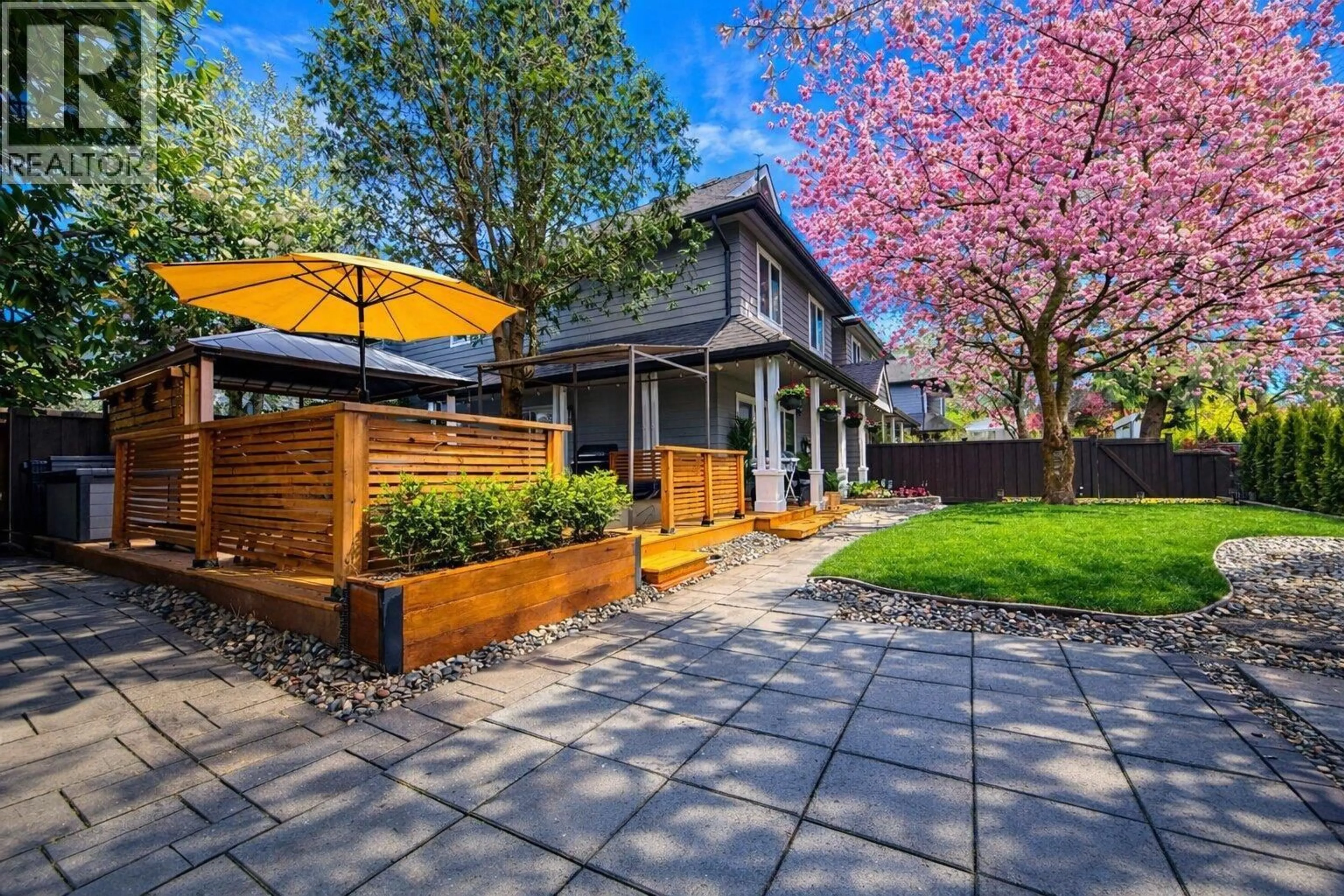 Patio, street for 1 - 1255 15TH AVENUE, Vancouver British Columbia V5T2S7