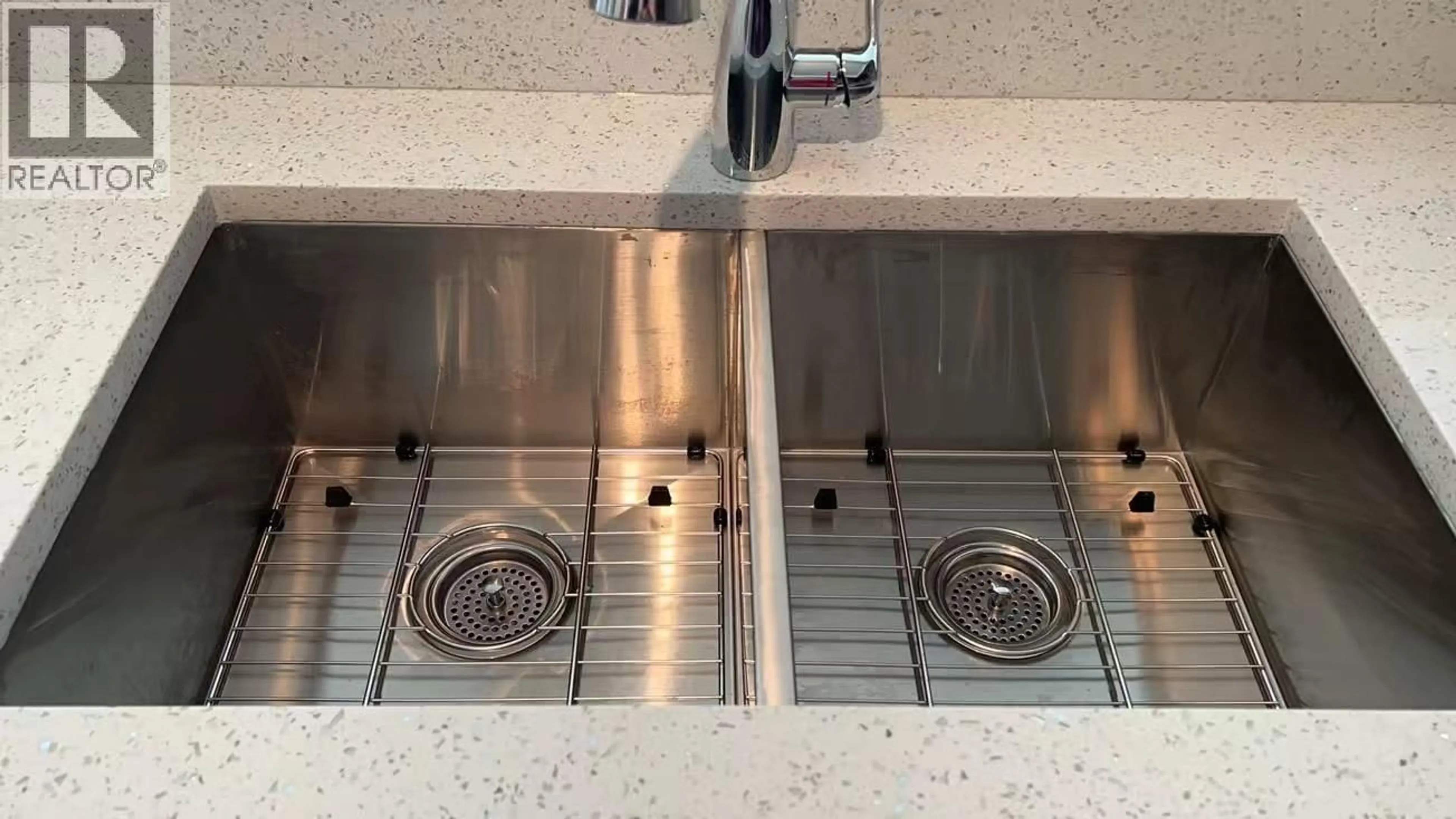 Standard kitchen, ceramic/tile floor for 2309 - 5113 GARDEN CITY ROAD, Richmond British Columbia V6X4H5