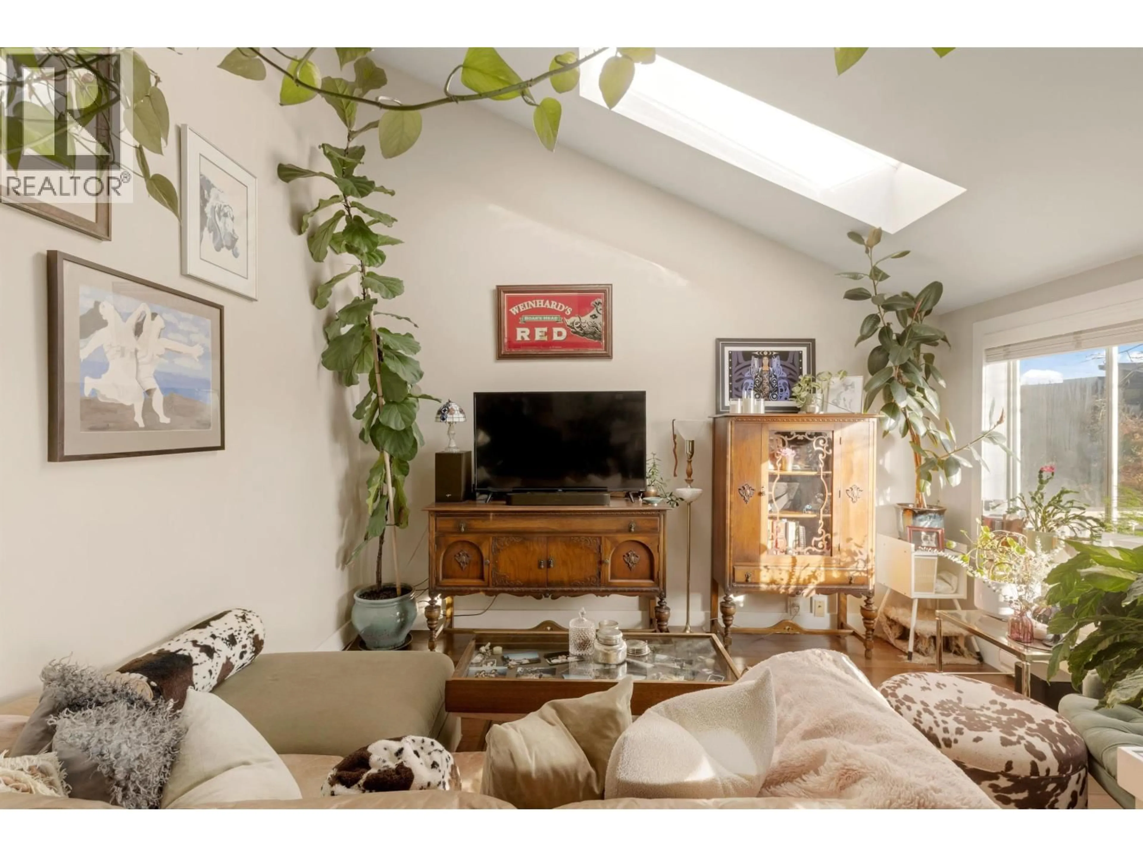 Unknown for 612 4TH STREET, North Vancouver British Columbia V7L1J8