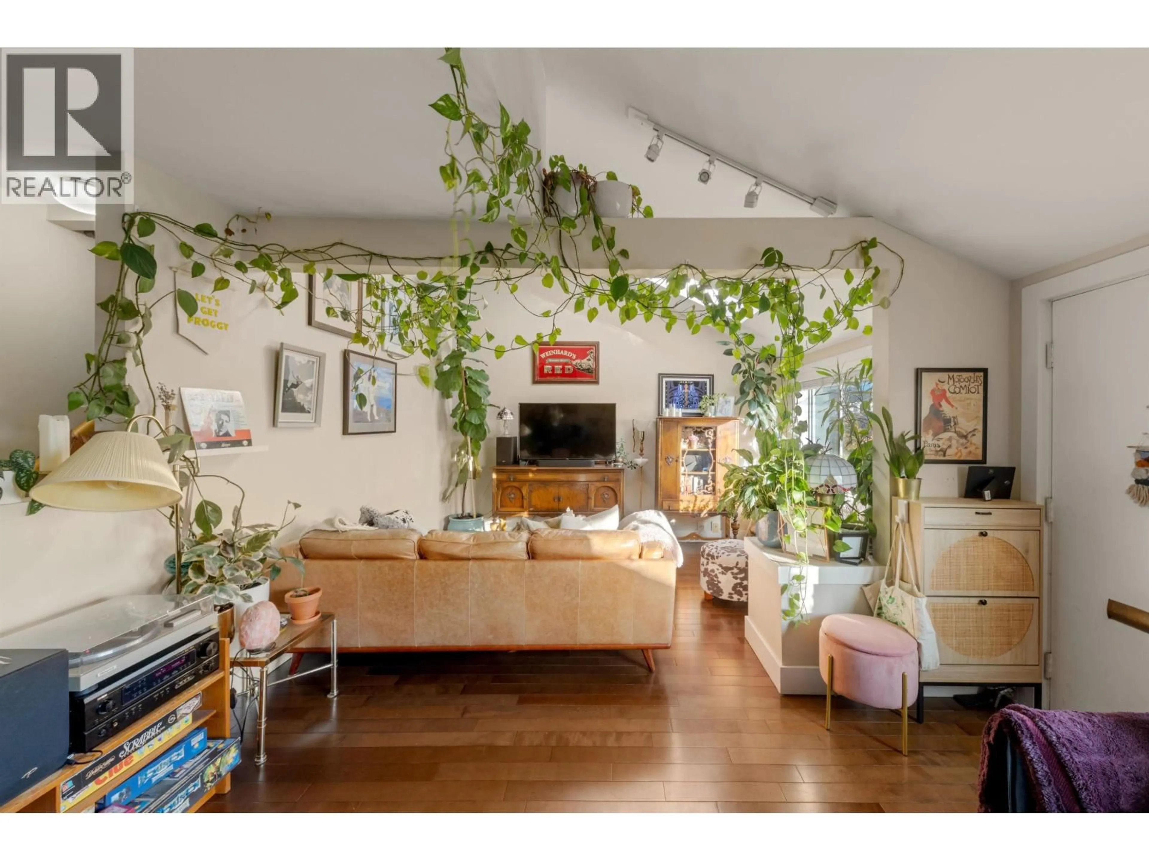 Unknown for 612 4TH STREET, North Vancouver British Columbia V7L1J8