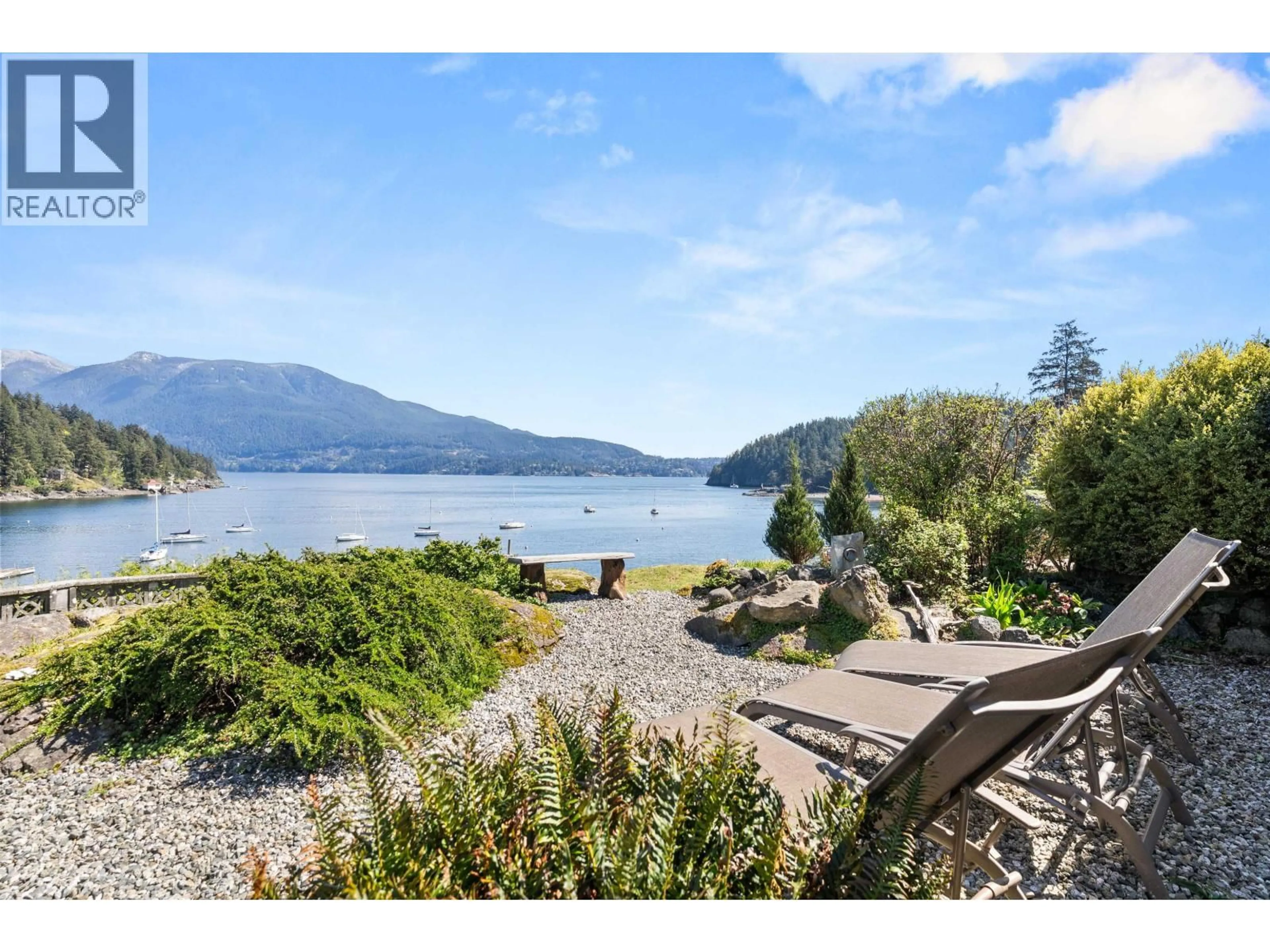 A pic from outside/outdoor area/front of a property/back of a property/a pic from drone, water/lake/river/ocean view for 433 SENATOR PLACE, Bowen Island British Columbia V0N1G1
