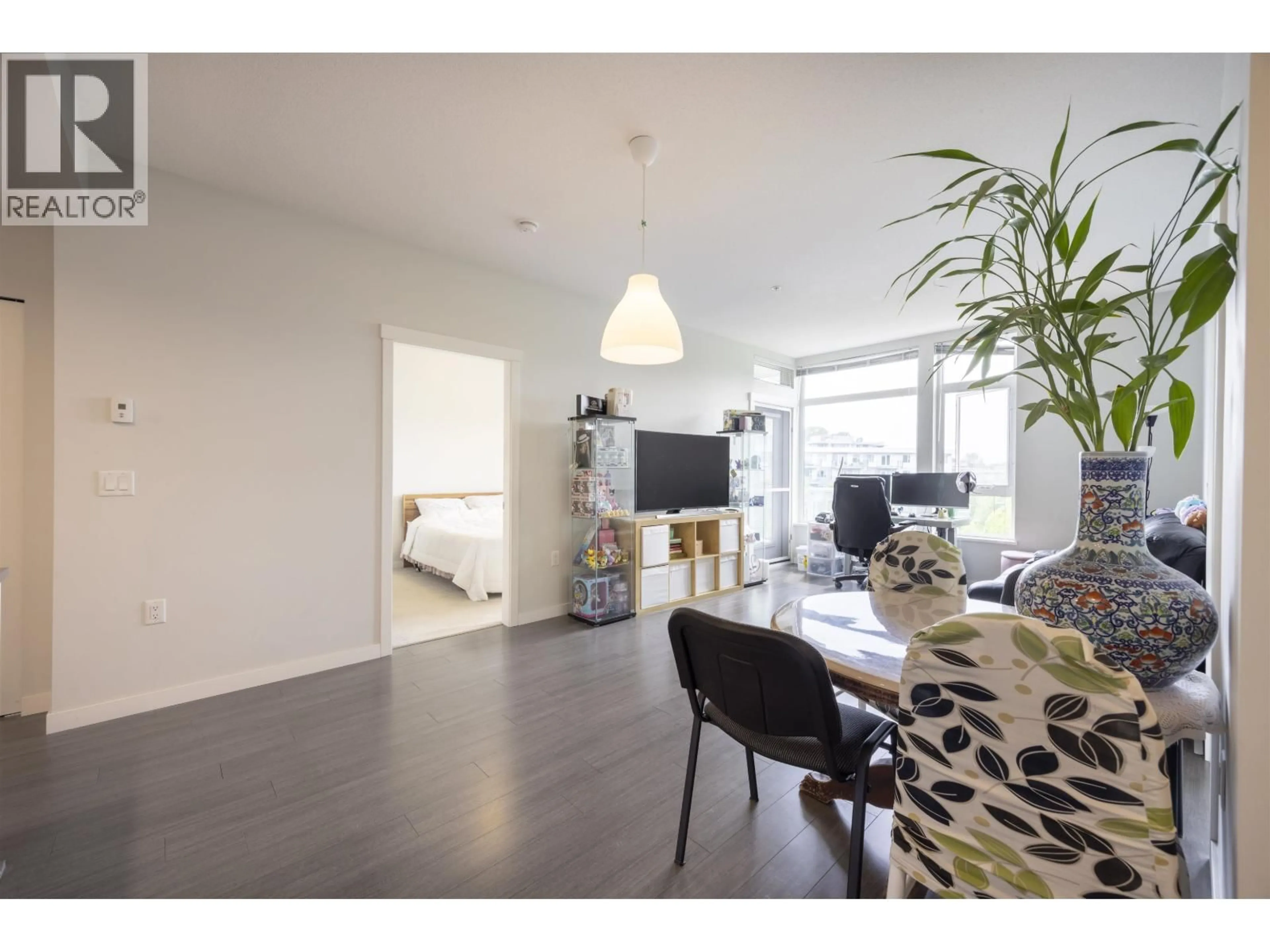 Living room with furniture, unknown for 406 - 3263 PIERVIEW CRESCENT, Vancouver British Columbia V5S0C3