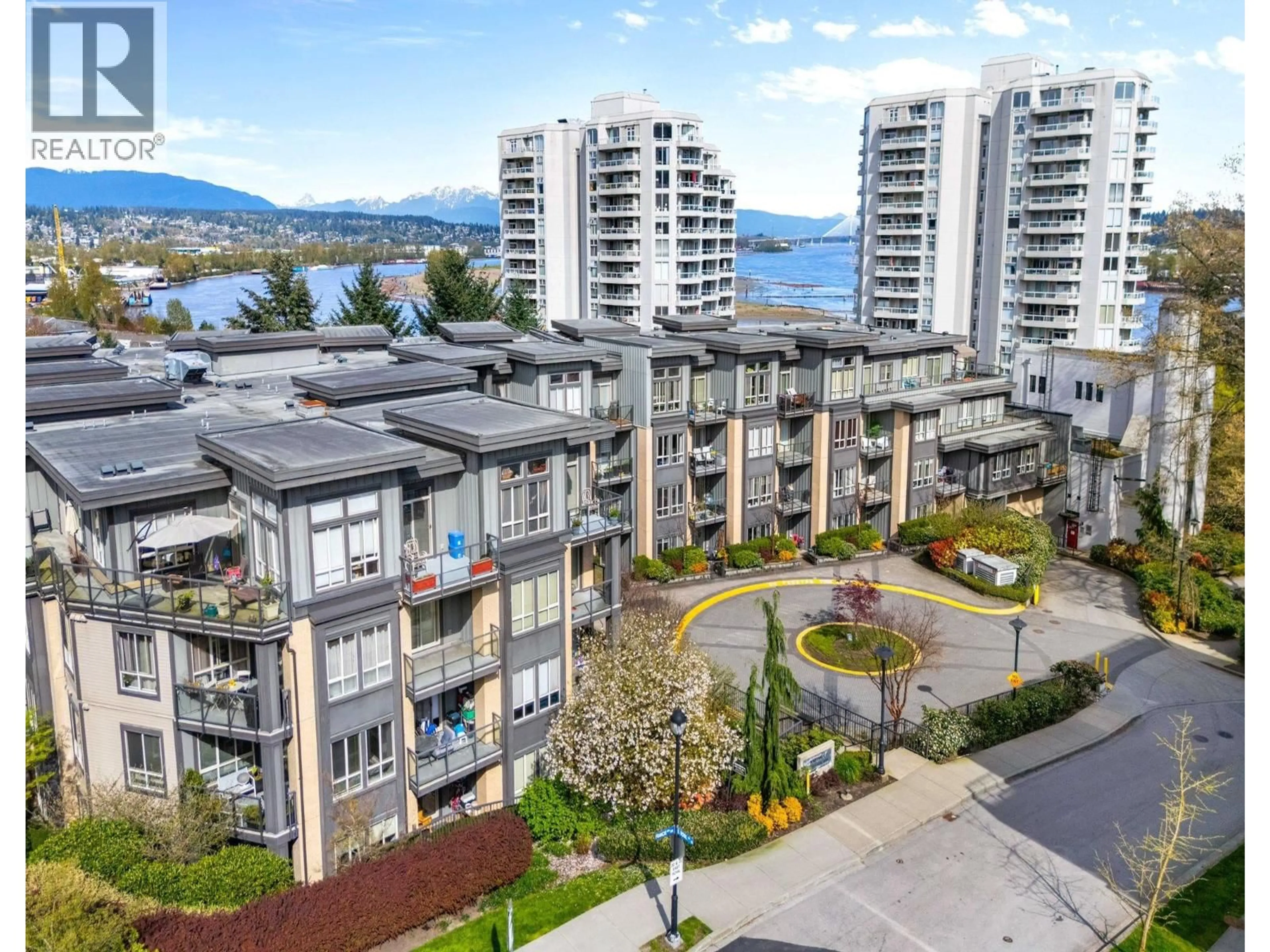 A pic from outside/outdoor area/front of a property/back of a property/a pic from drone, water/lake/river/ocean view for 220 - 225 FRANCIS WAY, New Westminster British Columbia V3L0G1