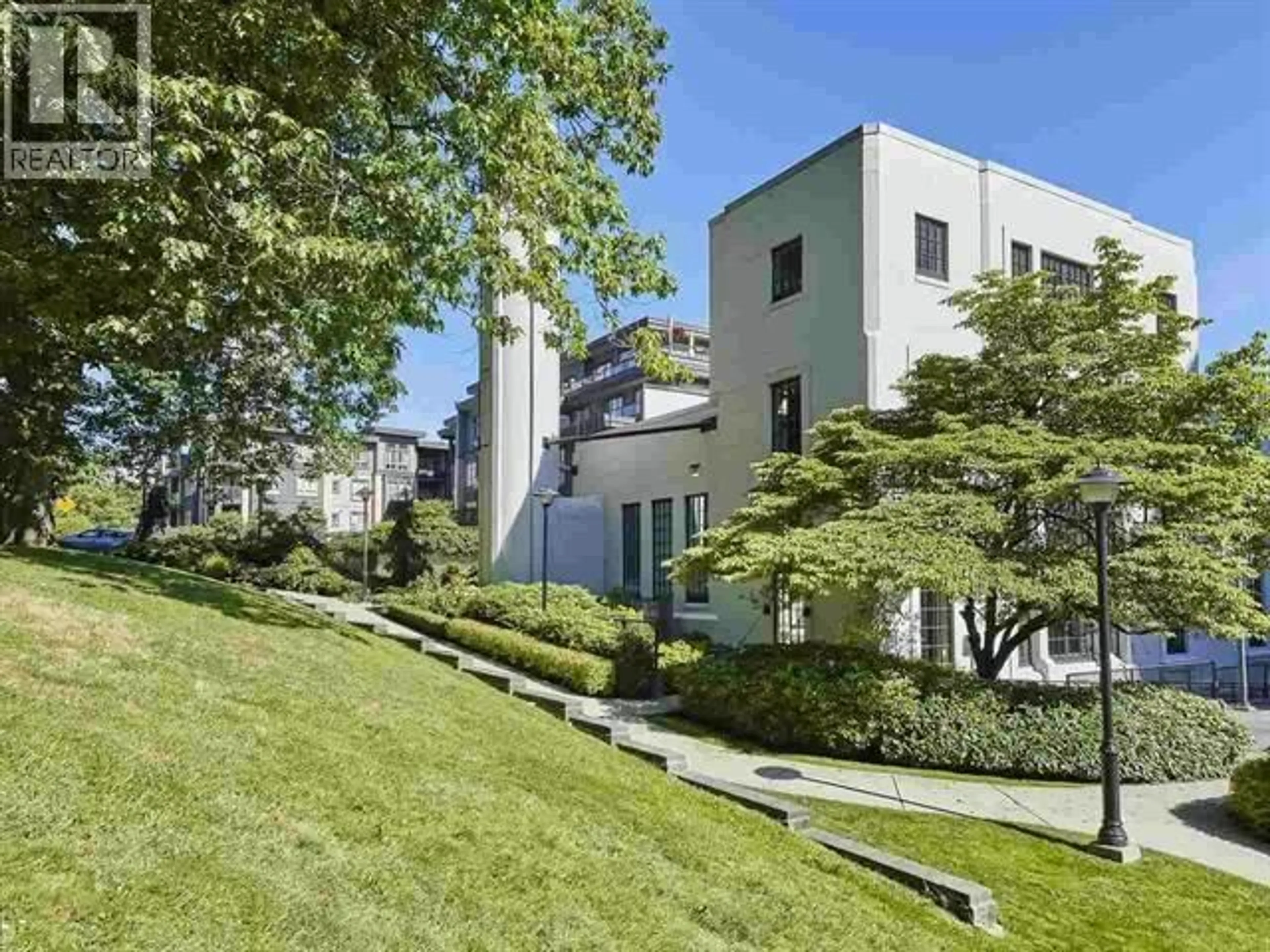 A pic from outside/outdoor area/front of a property/back of a property/a pic from drone, street for 220 - 225 FRANCIS WAY, New Westminster British Columbia V3L0G1