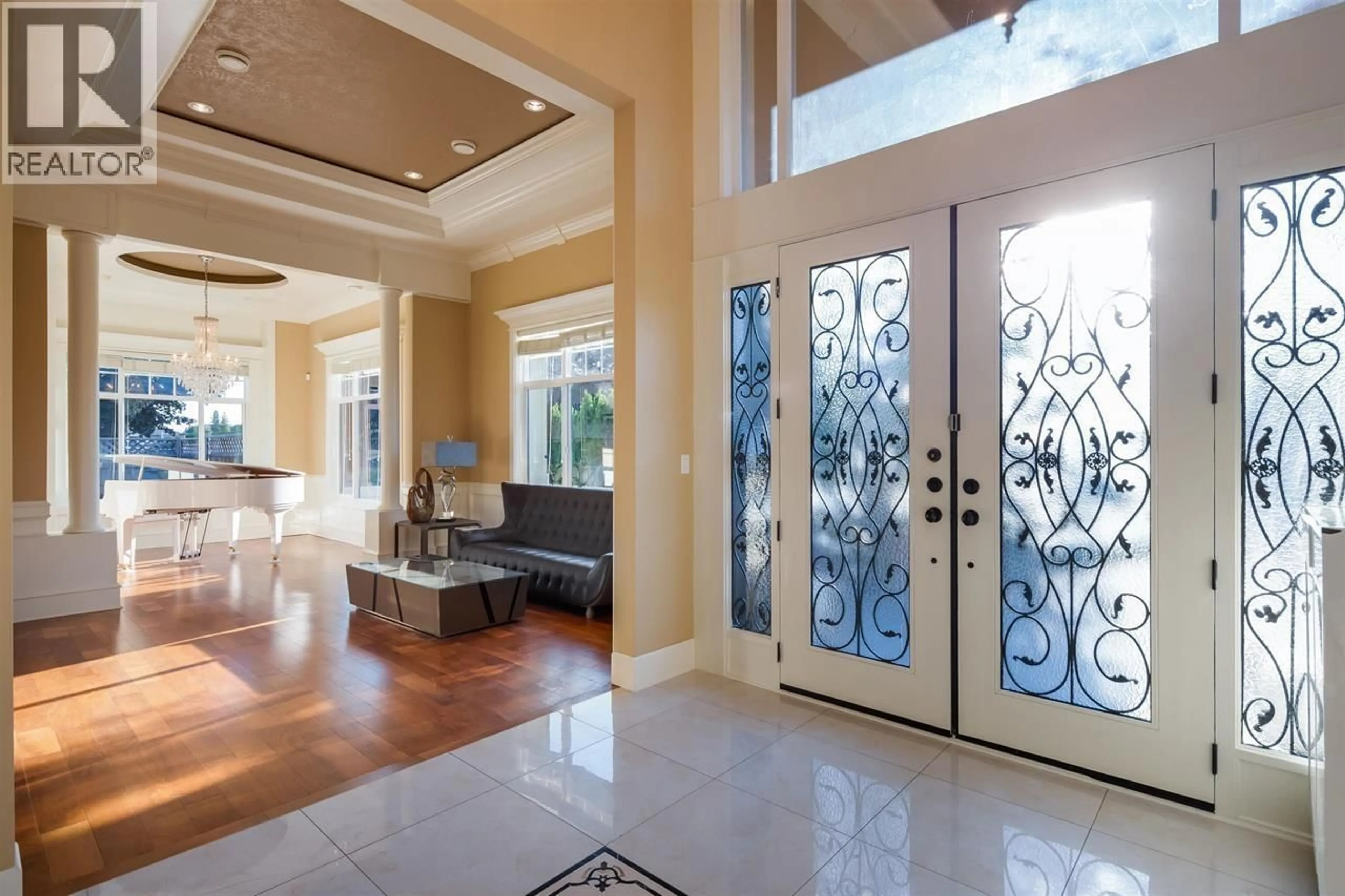Indoor entryway for 9491 GLENBROOK DRIVE, Richmond British Columbia V7A1X9
