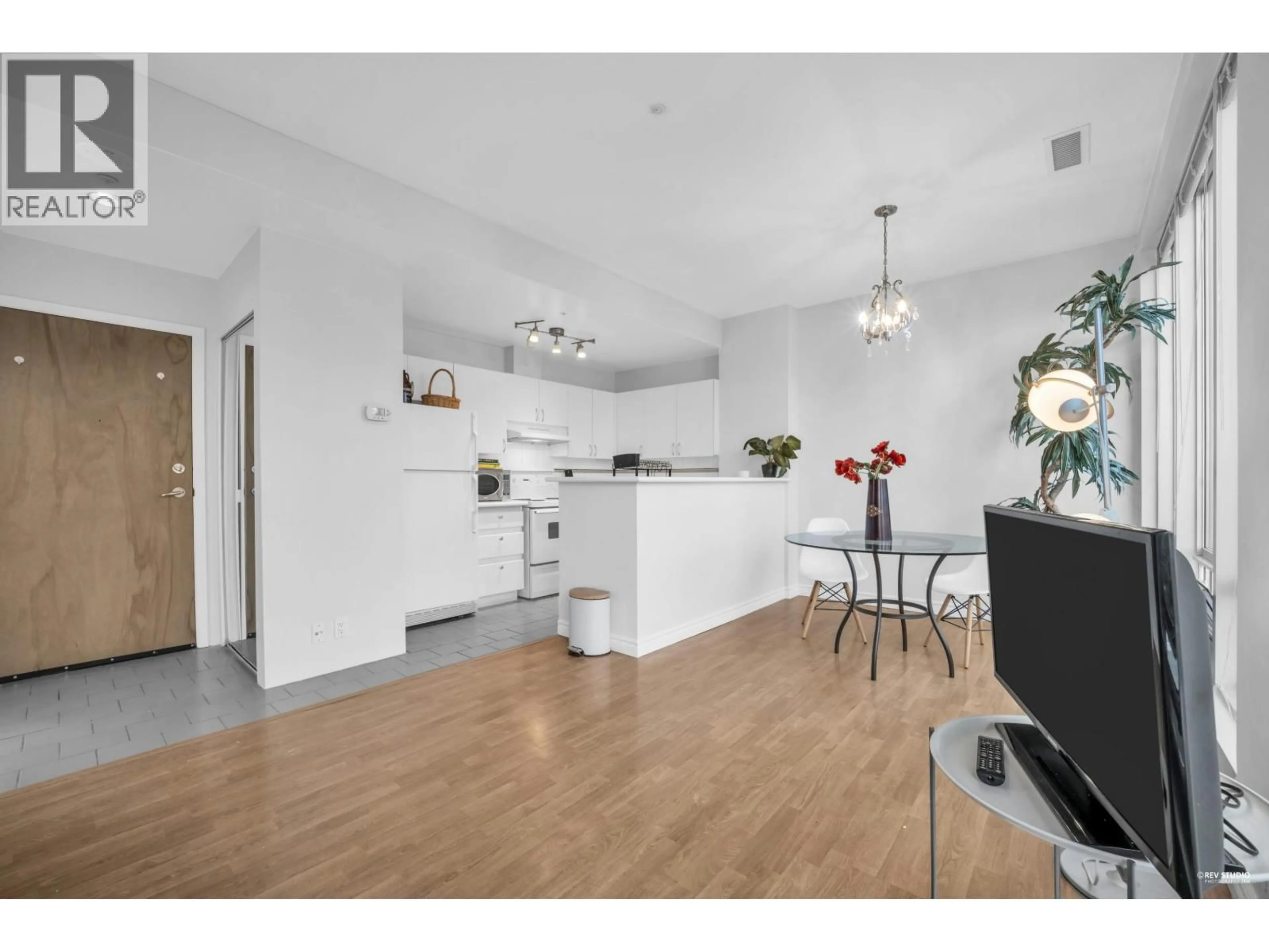 Open concept kitchen, unknown for 1512 - 989 NELSON STREET, Vancouver British Columbia V6Z2S1