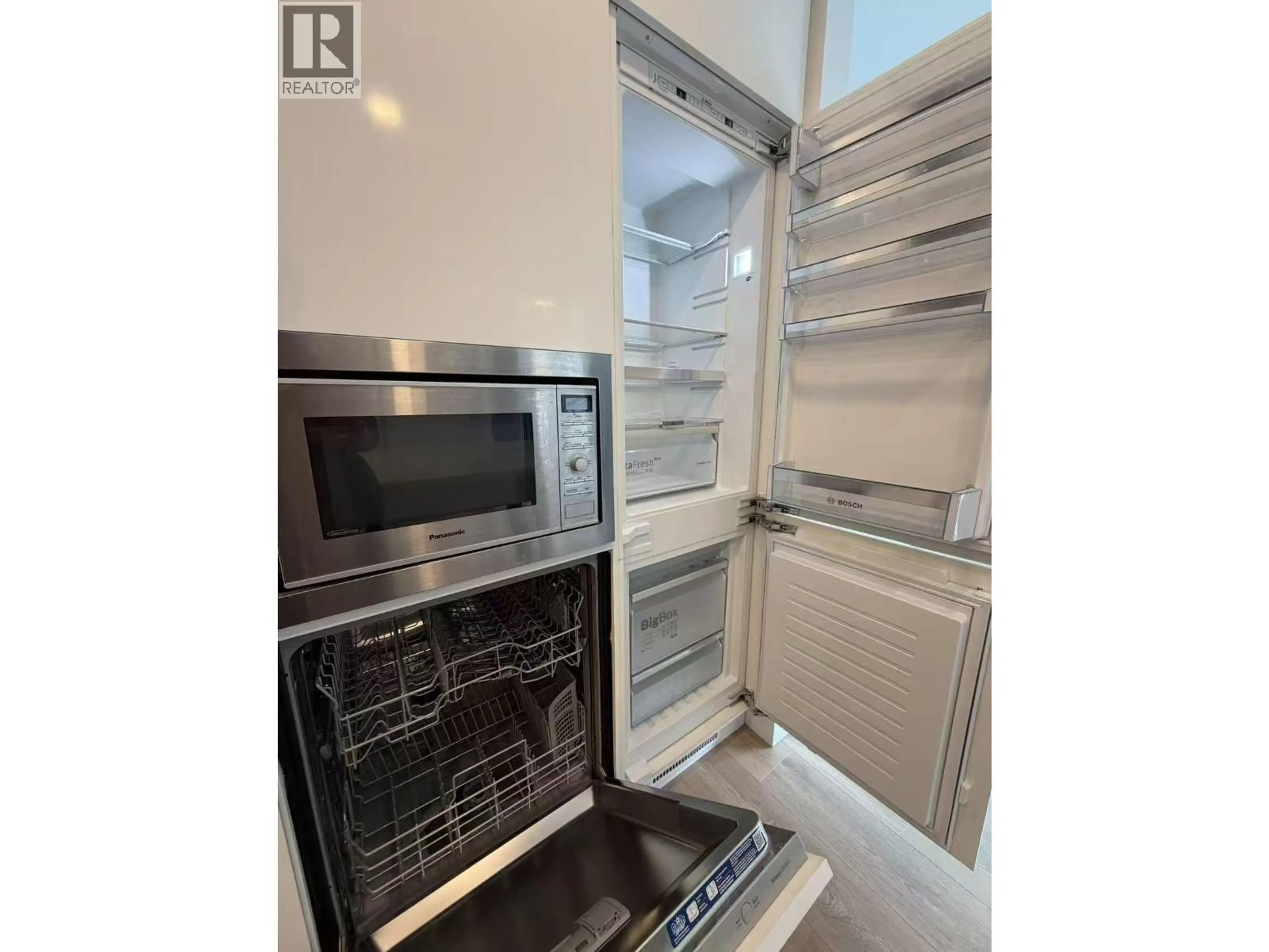 Standard kitchen, unknown for 1801 - 4711 HAZEL STREET, Burnaby British Columbia V5H0J9