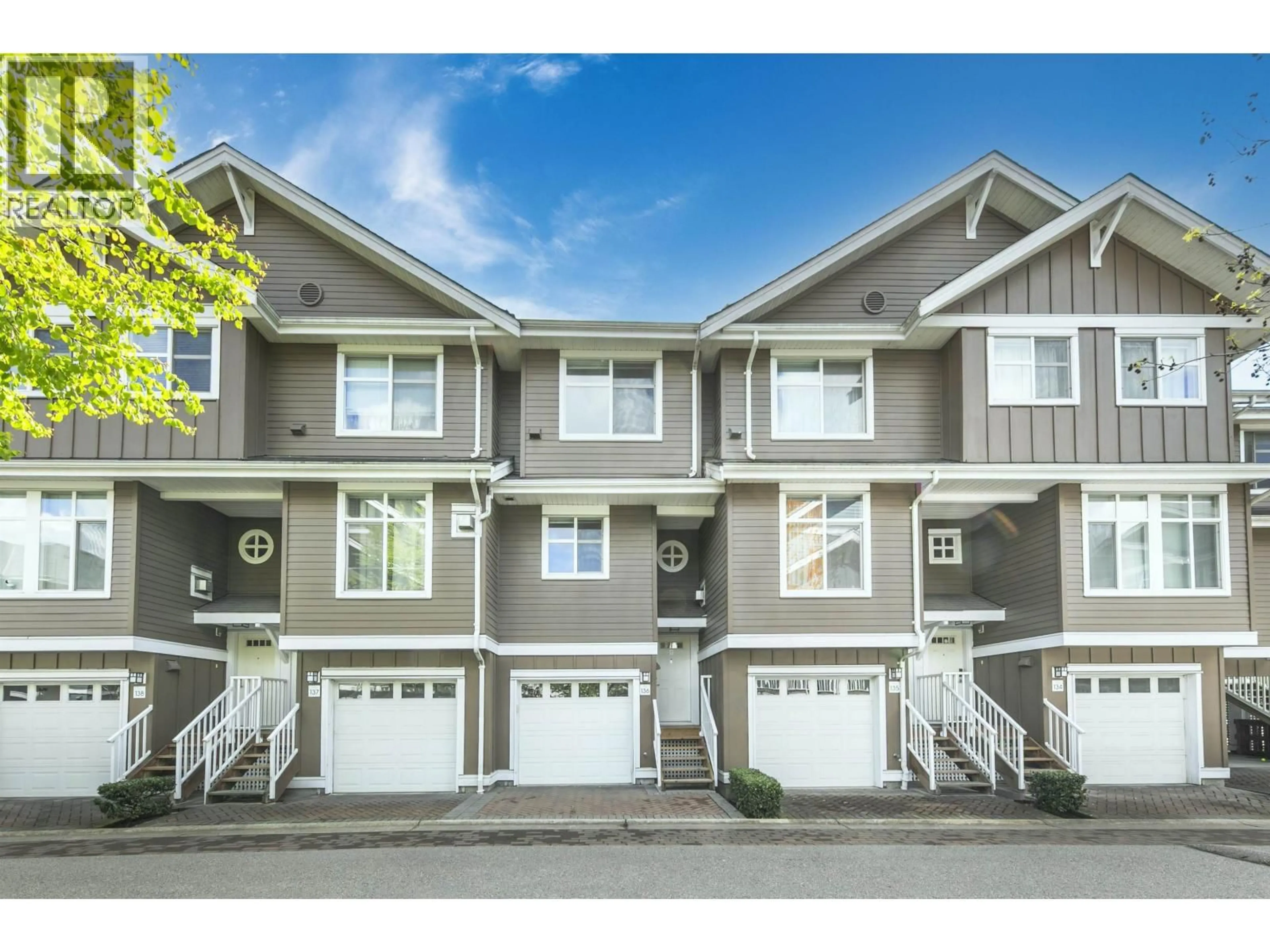 Home with vinyl exterior material, street for 136 - 935 EWEN AVENUE, New Westminster British Columbia V3M0A1