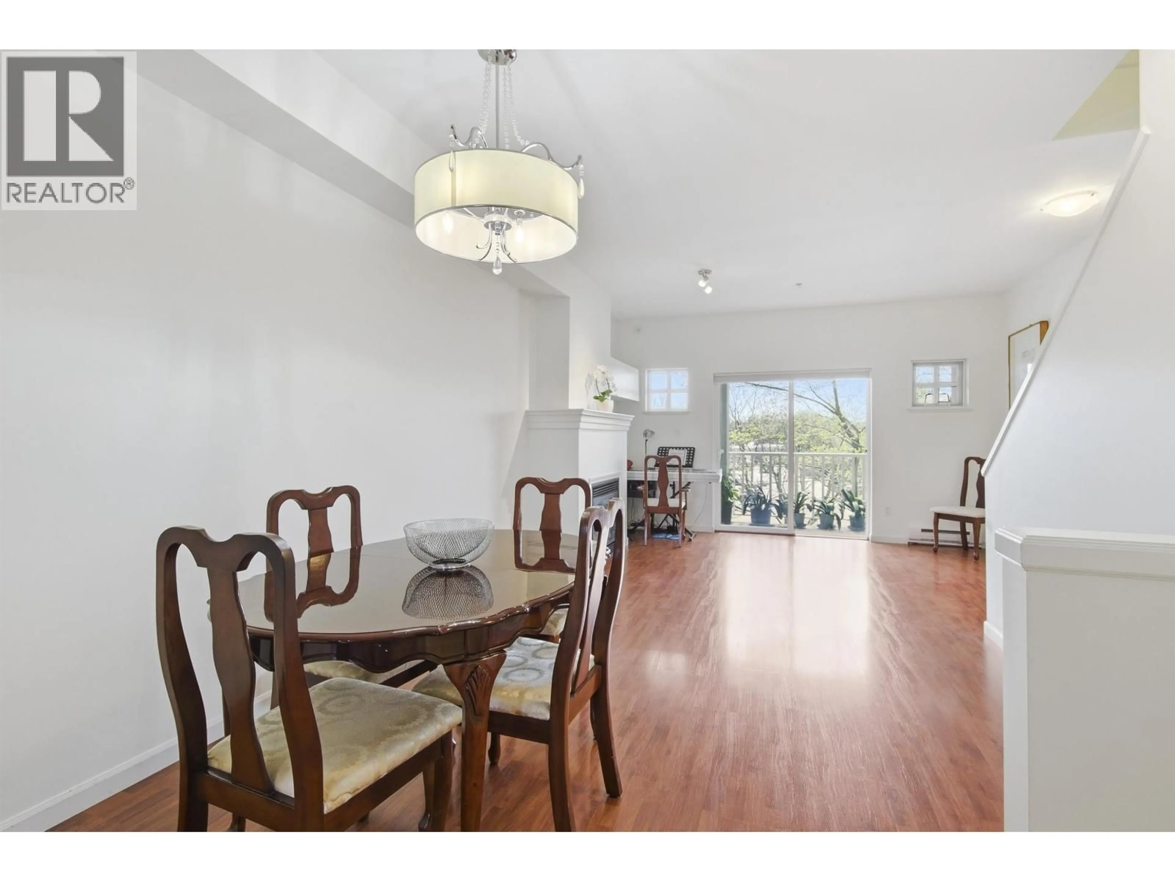 Dining room, wood/laminate floor for 136 - 935 EWEN AVENUE, New Westminster British Columbia V3M0A1