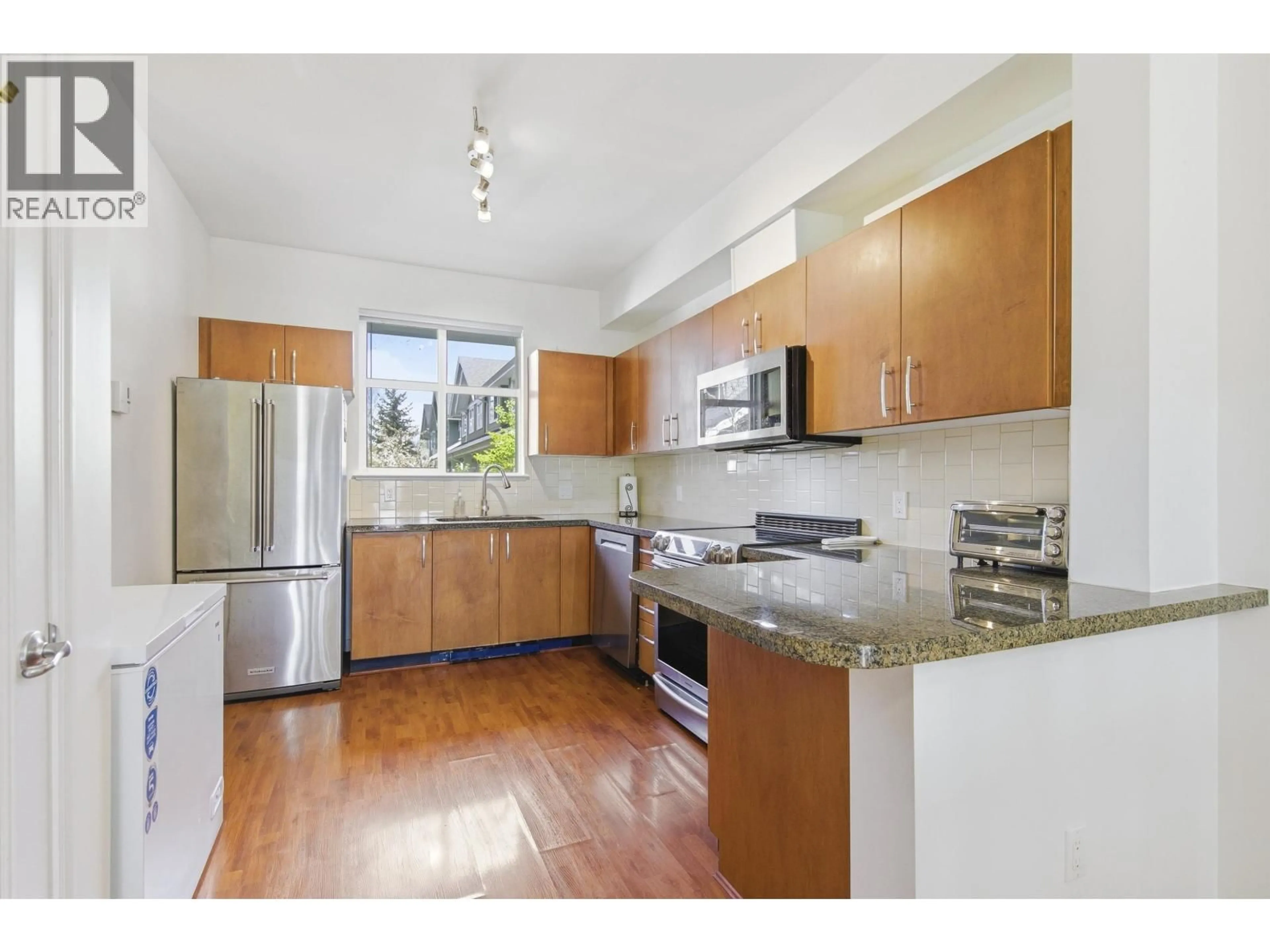 Standard kitchen, unknown for 136 - 935 EWEN AVENUE, New Westminster British Columbia V3M0A1