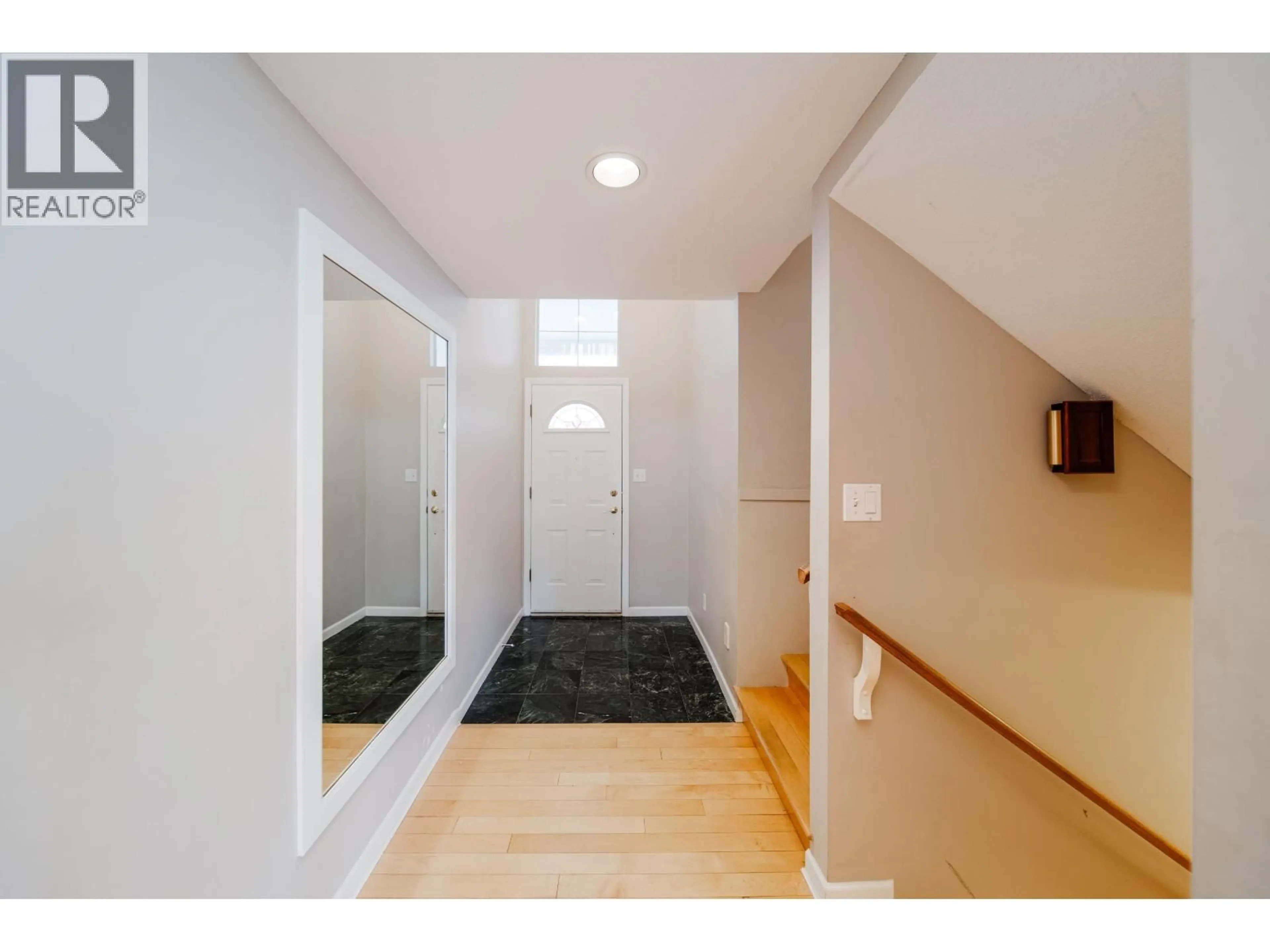 Indoor entryway for 227 WATERLEIGH DRIVE, Vancouver British Columbia V5X4T2