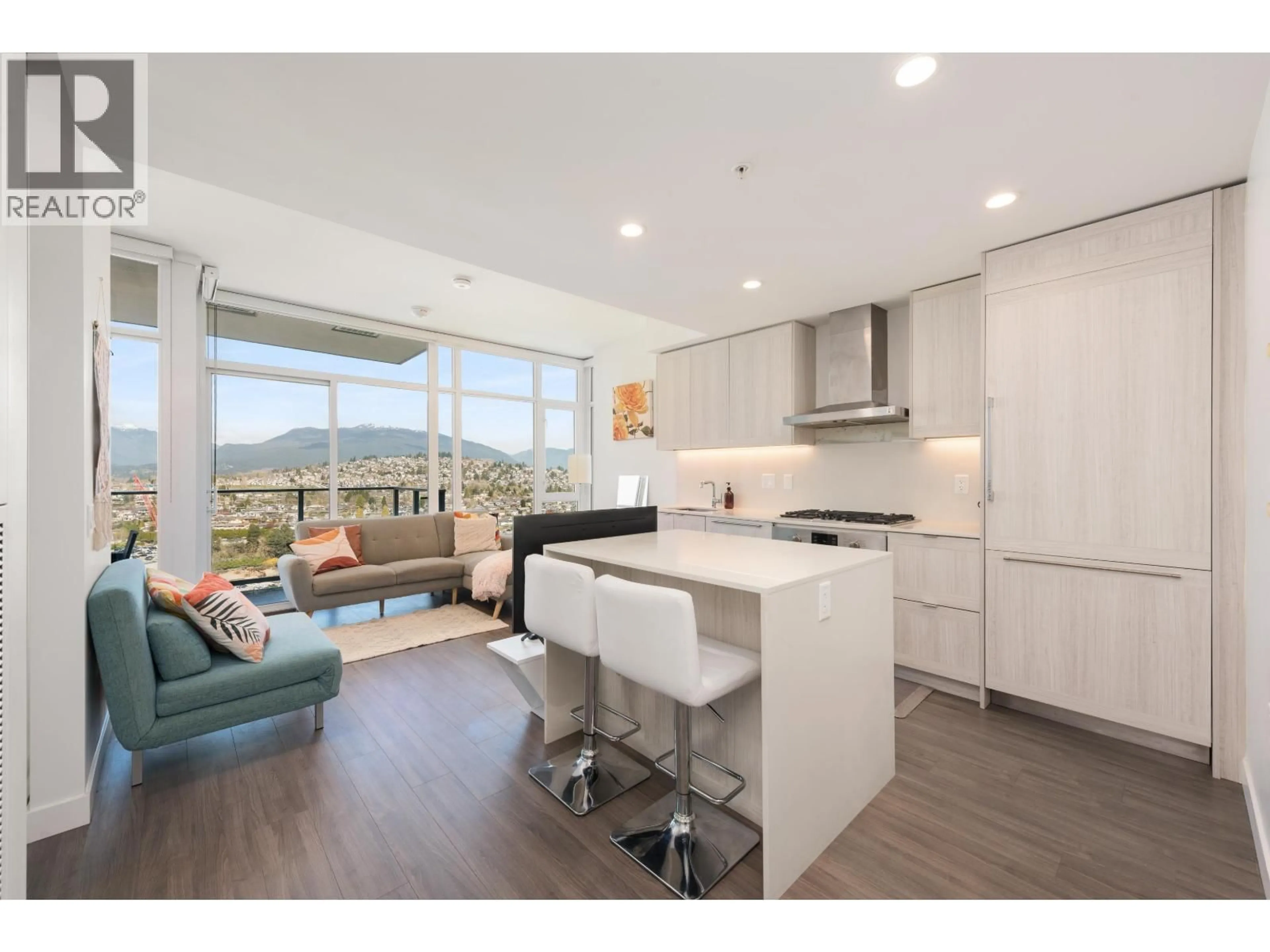 Open concept kitchen, wood/laminate floor for 3506 - 2311 BETA AVENUE, Burnaby British Columbia V5C0M1