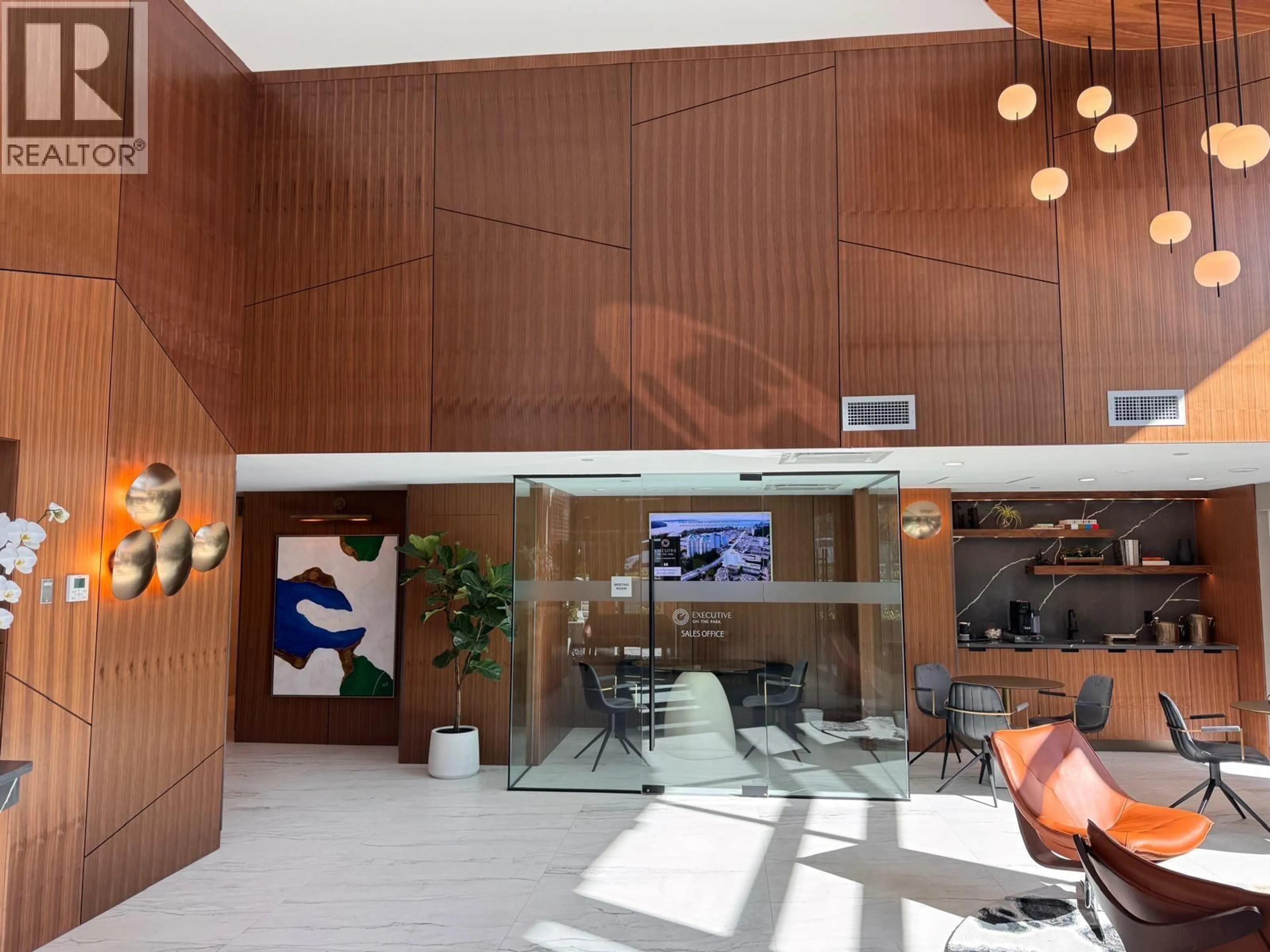 Lobby for 603 - 423 6TH STREET, West Vancouver British Columbia V7T0A1