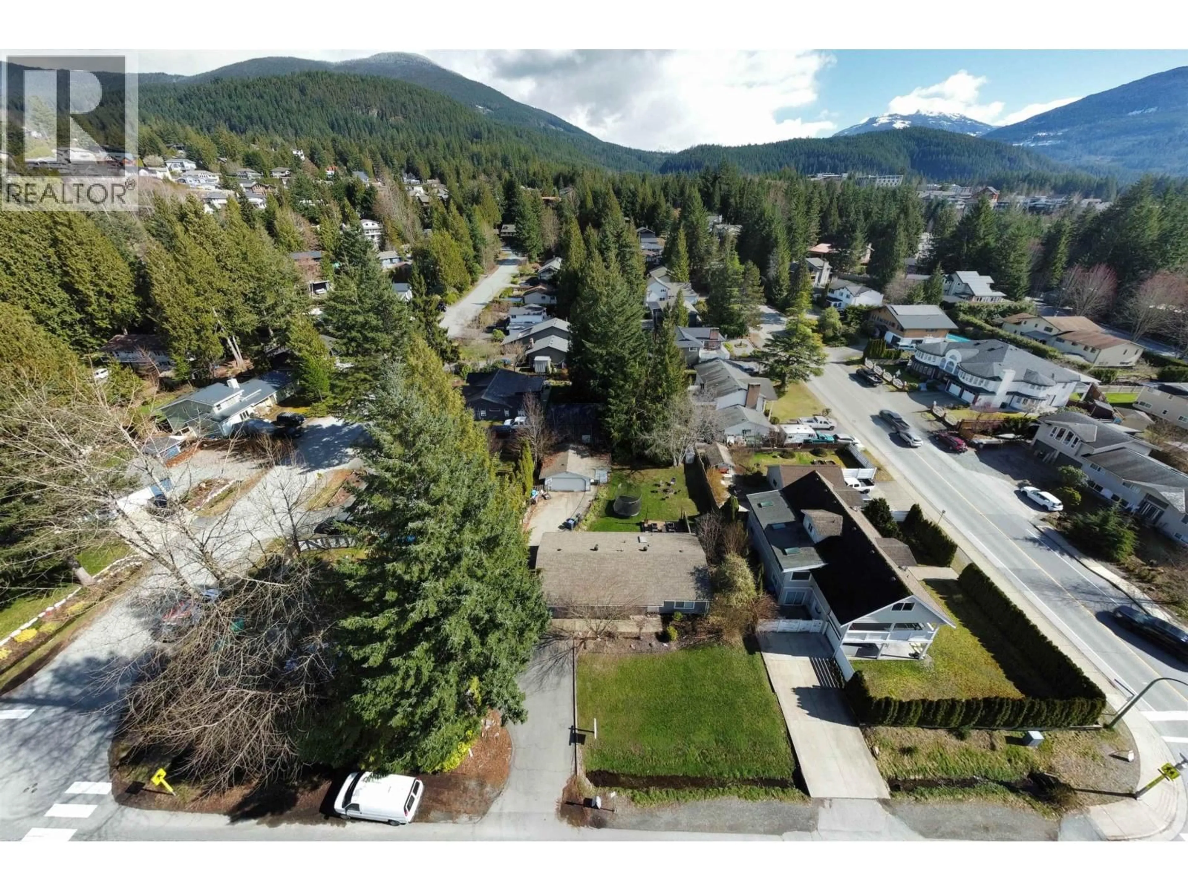 A pic from outside/outdoor area/front of a property/back of a property/a pic from drone, mountain view for 40410 PERTH DRIVE, Squamish British Columbia V0N1T0