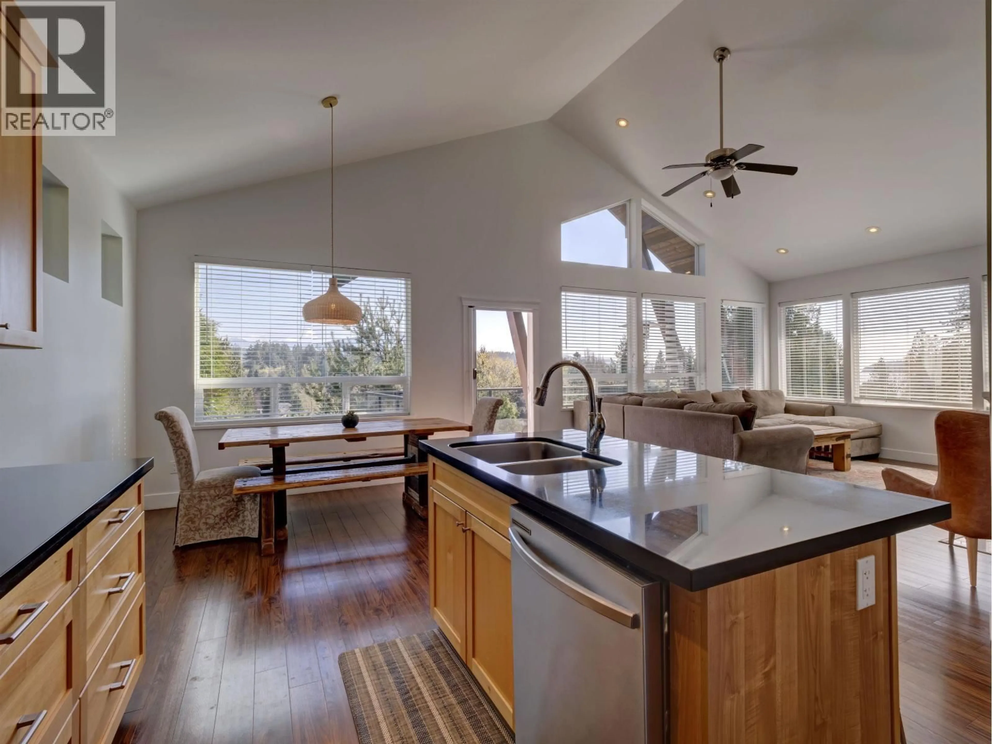 Open concept kitchen, unknown for 825 BAYVIEW HEIGHTS ROAD, Gibsons British Columbia V0N1V8