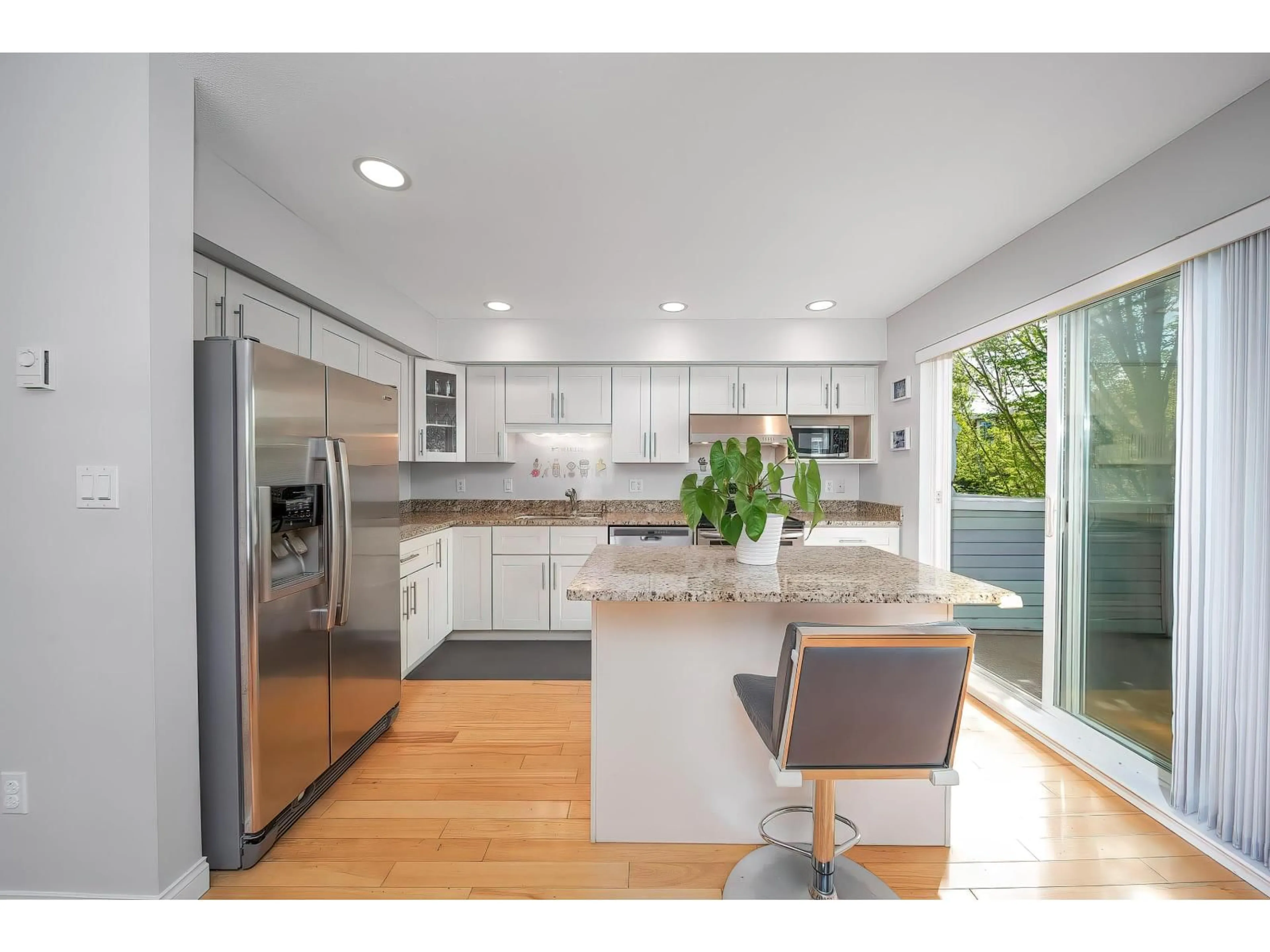 Open concept kitchen, unknown for 1 - 16388 85 AVENUE, Surrey British Columbia V4N5G2