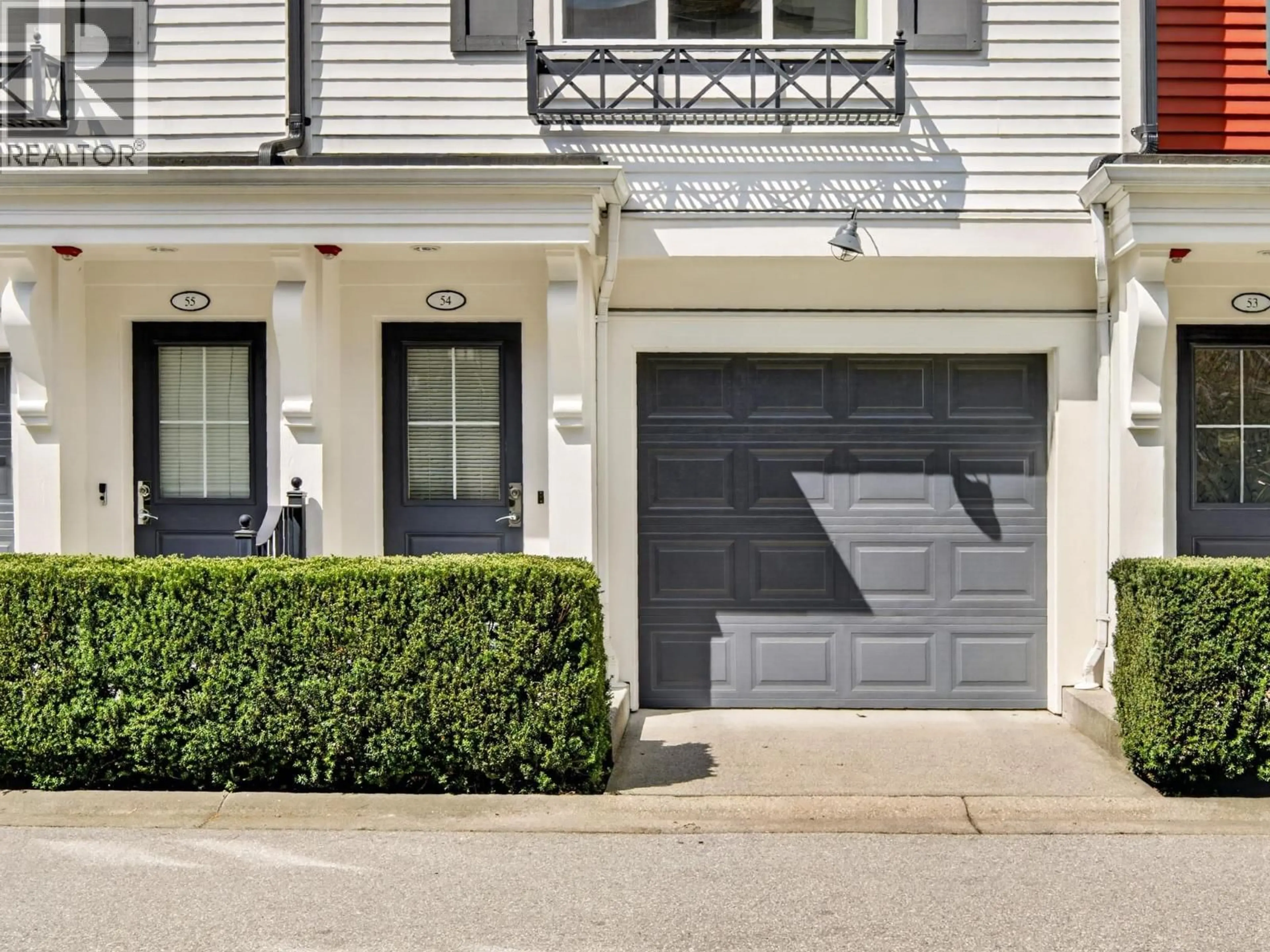 Indoor entryway for 54 - 3010 RIVERBEND DRIVE, Coquitlam British Columbia V3C0B8