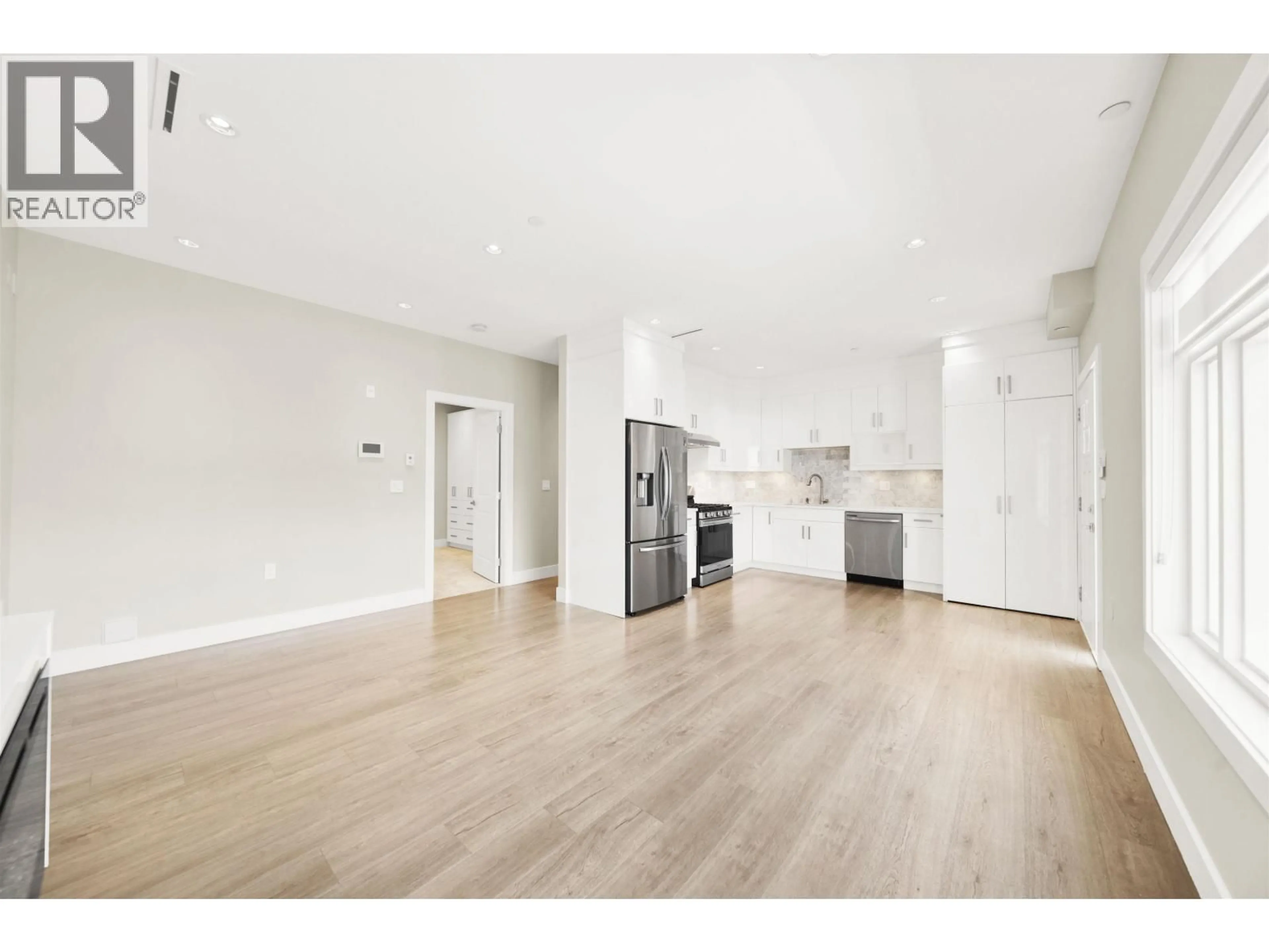 Unknown for 3128 KINGS AVENUE, Vancouver British Columbia V5R4T4