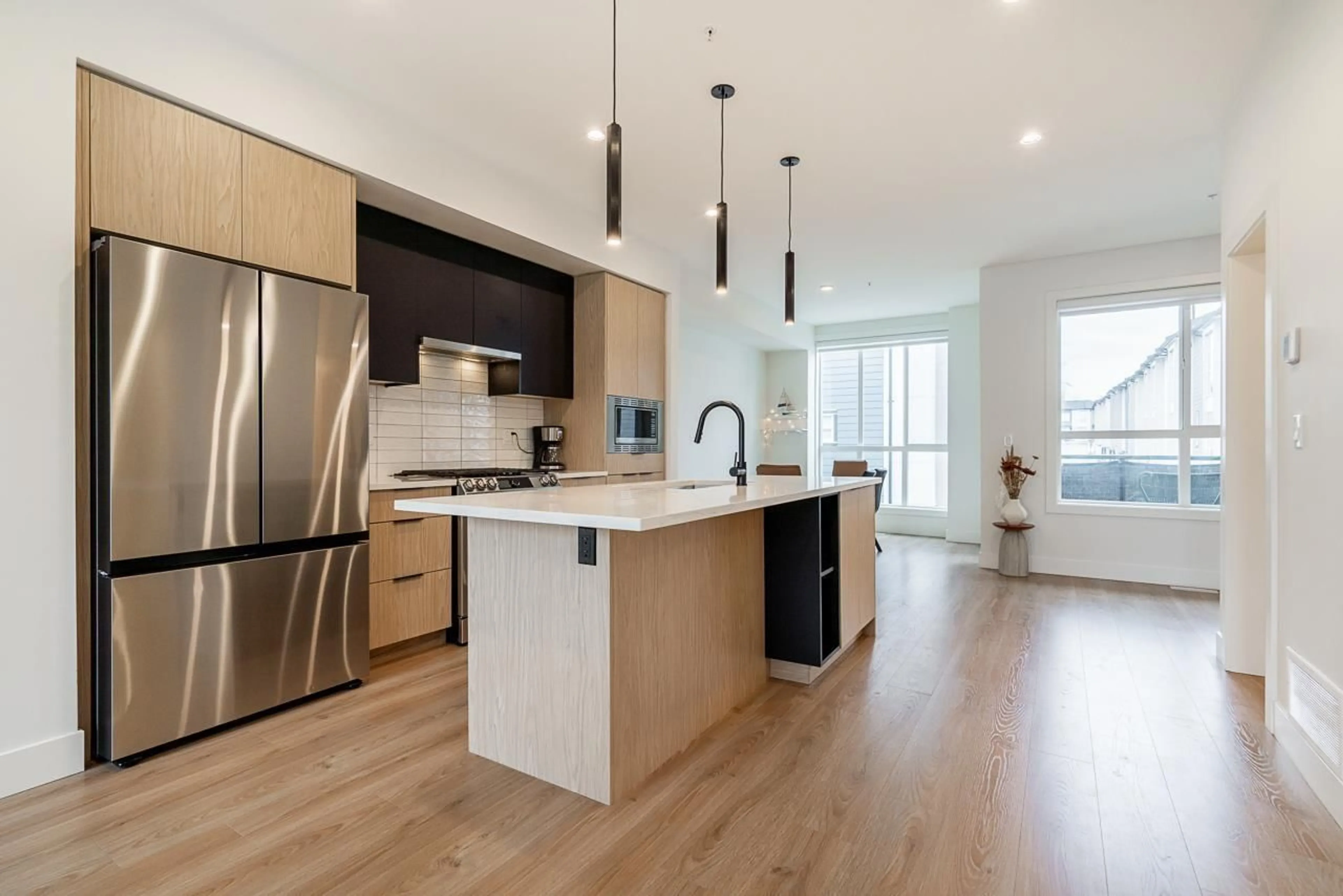 Open concept kitchen, wood/laminate floor for 2 - 7670 207 STREET, Langley British Columbia V2Y3N7