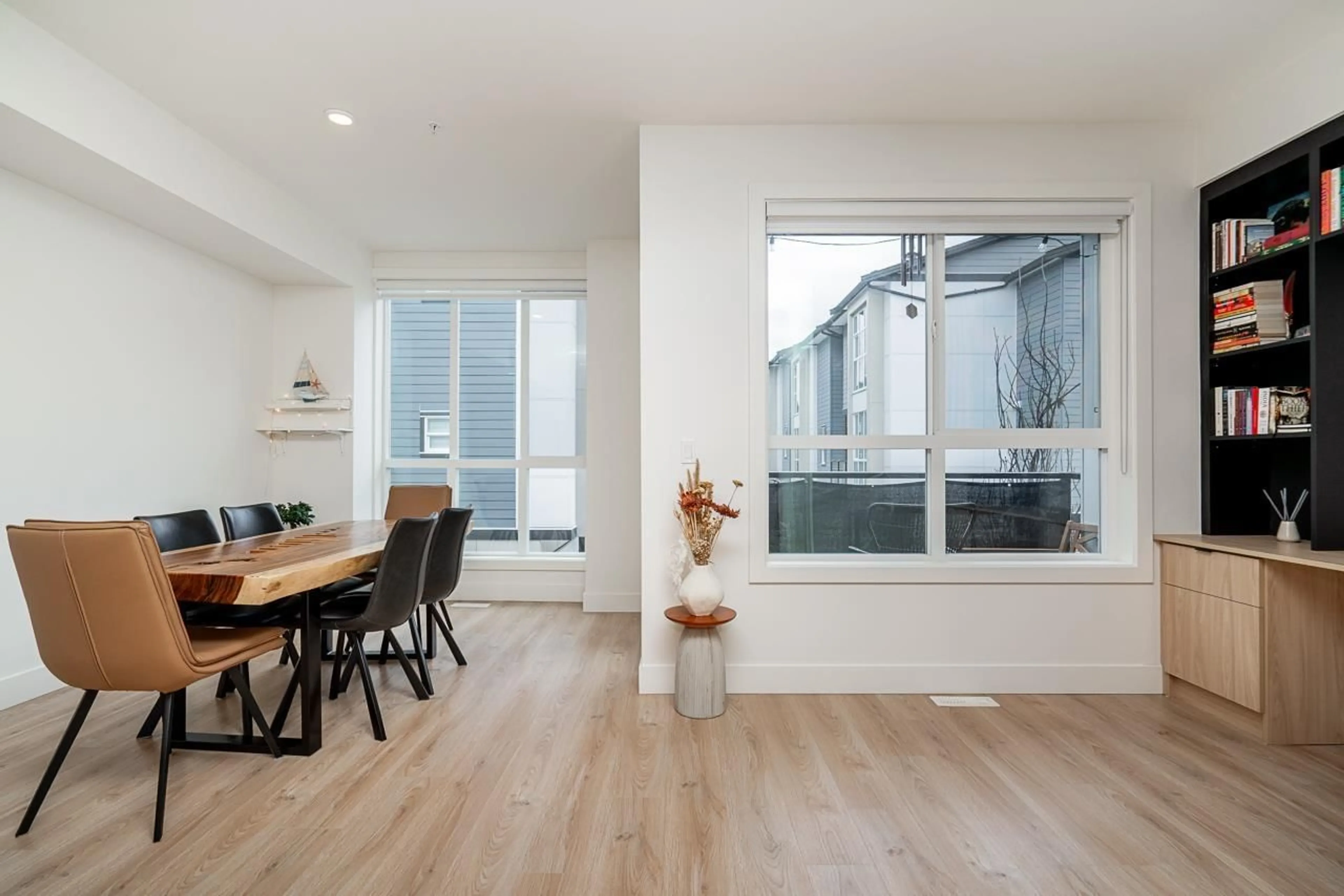 A pic of a room for 2 - 7670 207 STREET, Langley British Columbia V2Y3N7